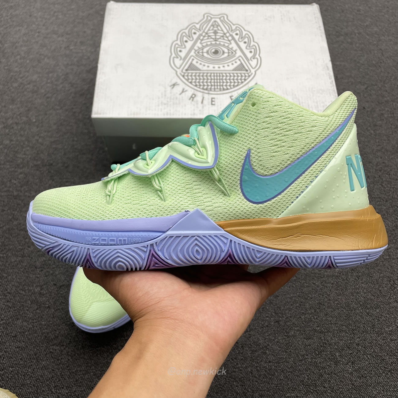 Nike Kyrie 5 Spongebob Squidward Patrick Cj6951 300 Cj6950 600 (11) - www.newkick.org Nike Kyrie 5 Spongebob Squidward Patrick Cj6951 300 Cj6950 600 (11) - www.newkick.org
