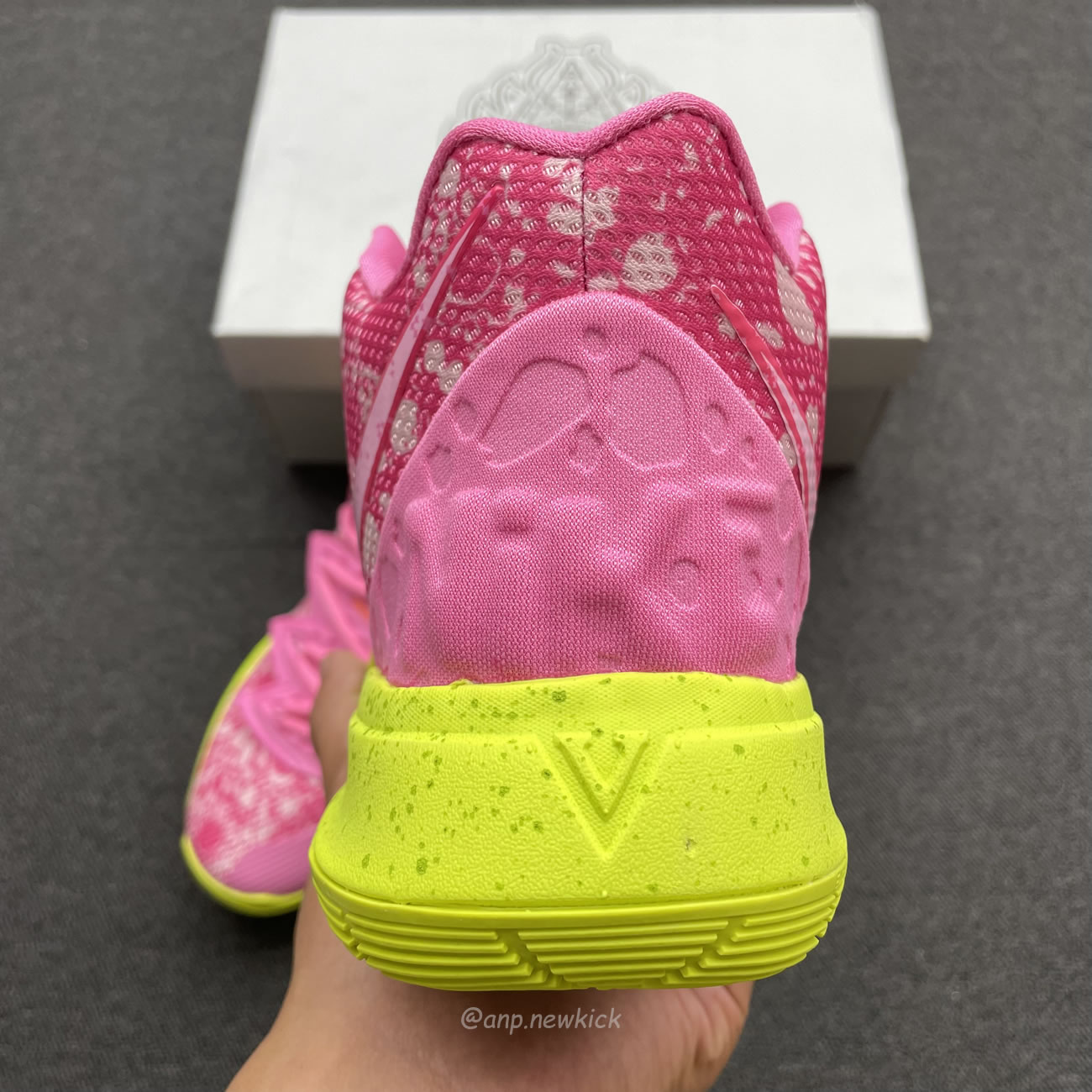 Nike Kyrie 5 Spongebob Squidward Patrick Cj6951 300 Cj6950 600 (12) - www.newkick.org Nike Kyrie 5 Spongebob Squidward Patrick Cj6951 300 Cj6950 600 (12) - www.newkick.org