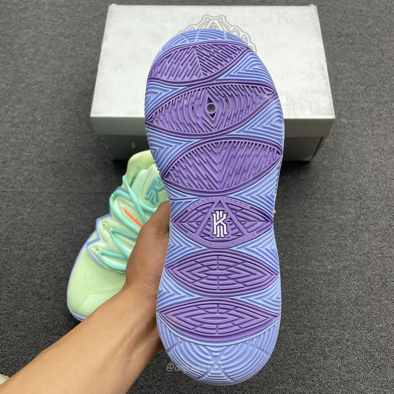 Nike Kyrie 5 Spongebob Squidward Patrick Cj6951 300 Cj6950 600 (14) - www.newkick.org Nike Kyrie 5 Spongebob Squidward Patrick Cj6951 300 Cj6950 600 (14) - www.newkick.org