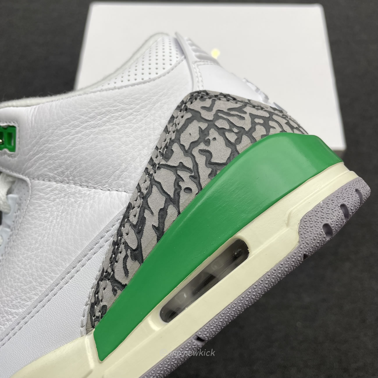 Air Jordan 3 Retro Lucky Green Womens Ck9246 136 (10) - www.newkick.org Air Jordan 3 Retro Lucky Green Womens Ck9246 136 (10) - www.newkick.org
