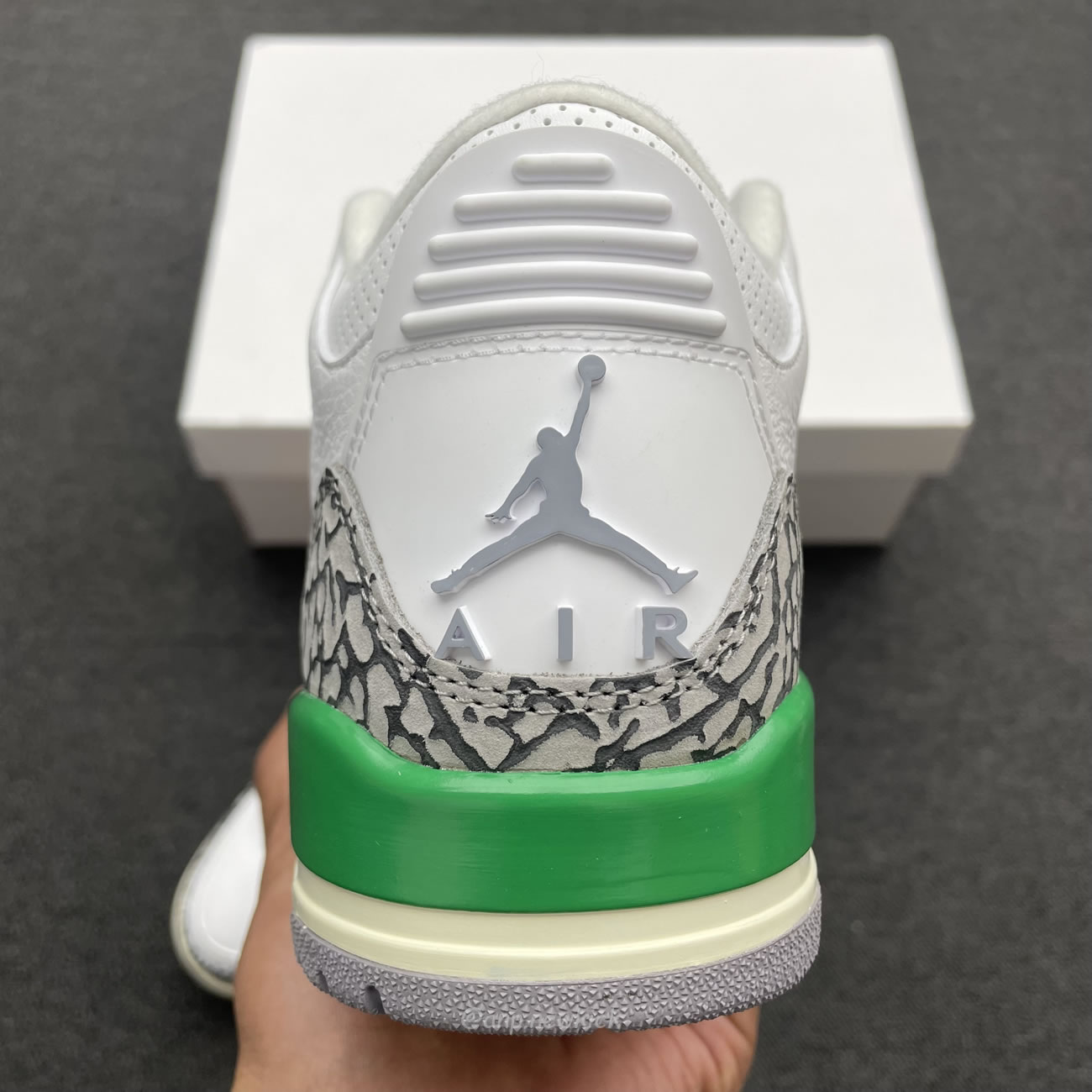 Air Jordan 3 Retro Lucky Green Womens Ck9246 136 (5) - www.newkick.org Air Jordan 3 Retro Lucky Green Womens Ck9246 136 (5) - www.newkick.org