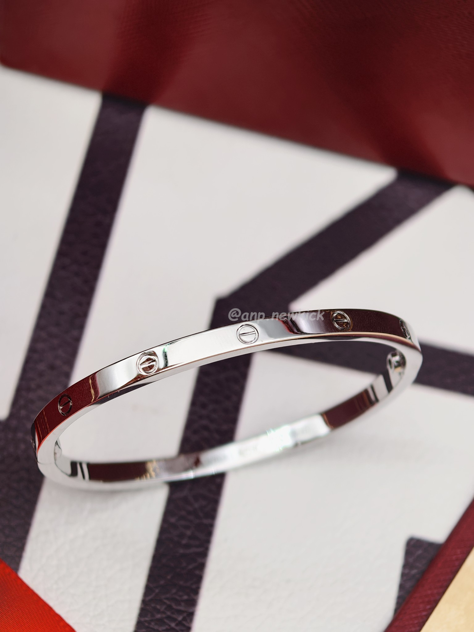 Cartier Love Bracelet Gold Silver (1) - www.newkick.org Cartier Love Bracelet Gold Silver (1) - www.newkick.org