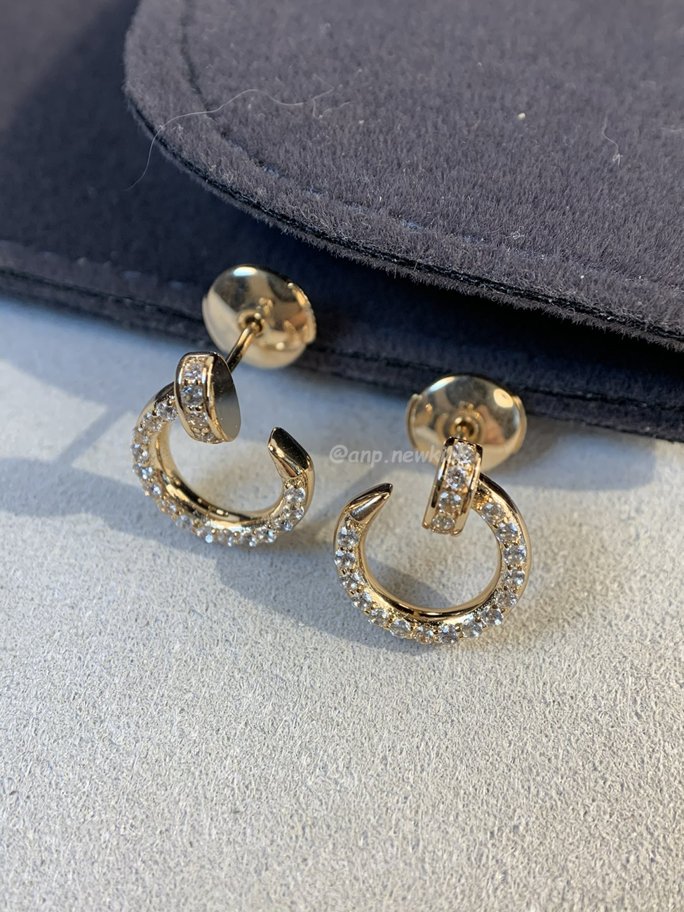 Cartier Nail With Diamond Tips Earrings (14) - www.newkick.org Cartier Nail With Diamond Tips Earrings (14) - www.newkick.org
