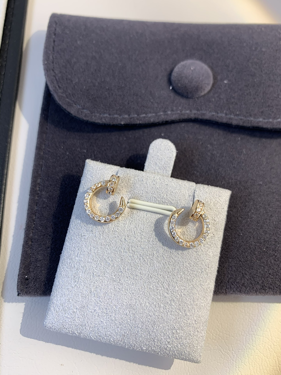 Cartier Nail With Diamond Tips Earrings (18) - www.newkick.org Cartier Nail With Diamond Tips Earrings (18) - www.newkick.org
