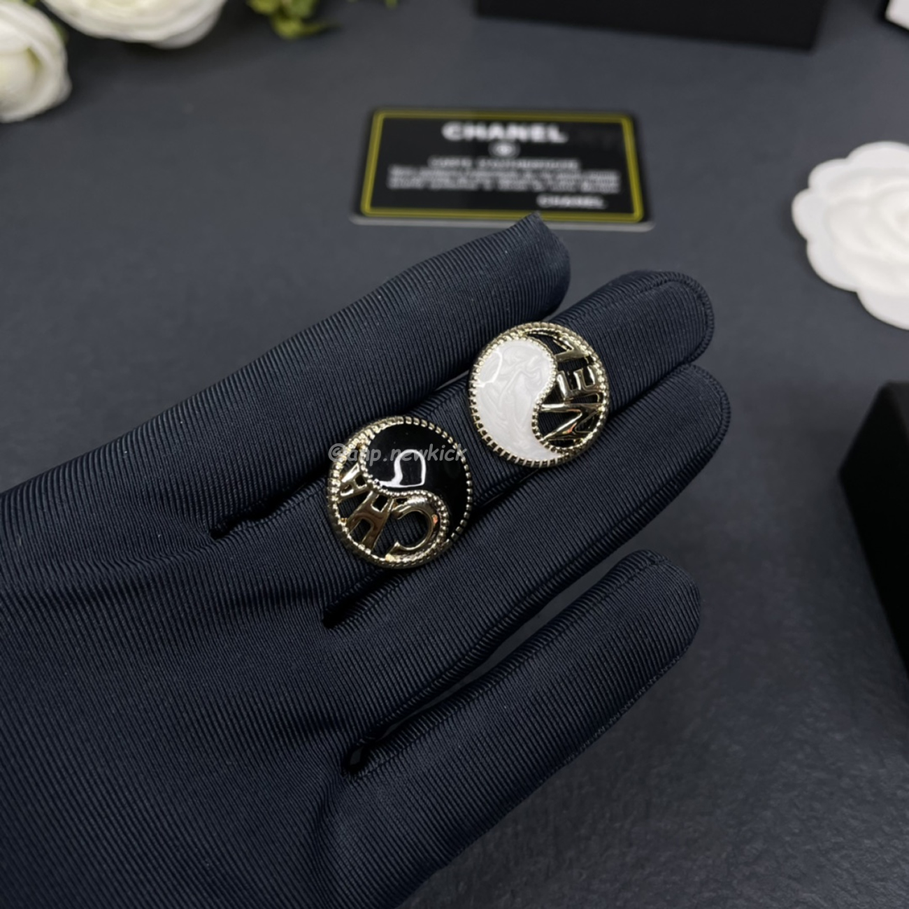 Chanel Cc Gold Earrings (18) - www.newkick.vip Chanel Cc Gold Earrings (18) - www.newkick.vip