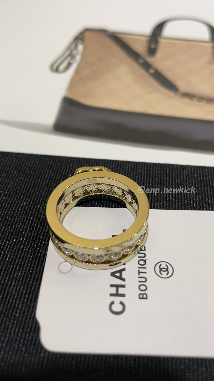 Chanel Hollowed Out Rhinestone Gold Cc Ring (4) - www.newkick.org Chanel Hollowed Out Rhinestone Gold Cc Ring (4) - www.newkick.org