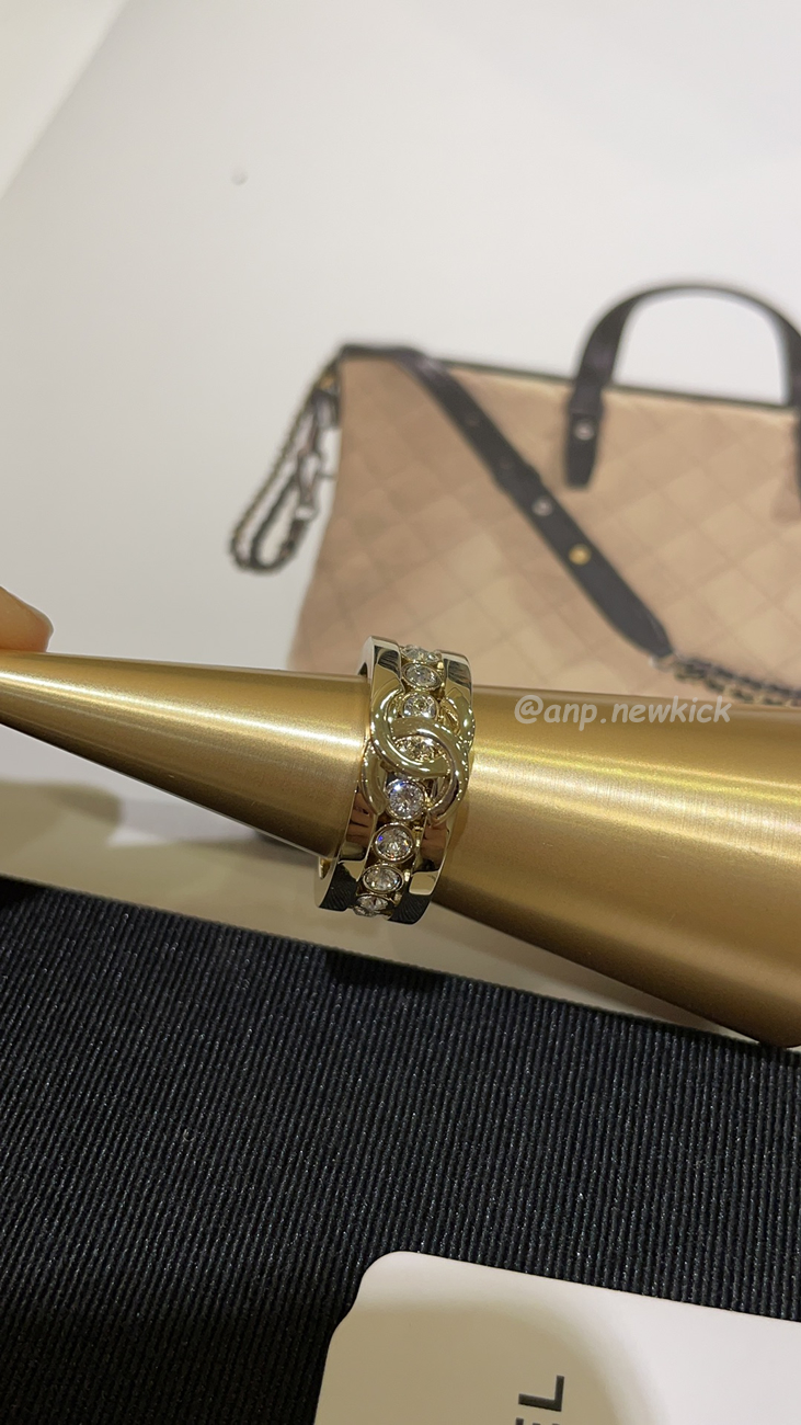 Chanel Hollowed Out Rhinestone Gold Cc Ring (6) - www.newkick.org Chanel Hollowed Out Rhinestone Gold Cc Ring (6) - www.newkick.org