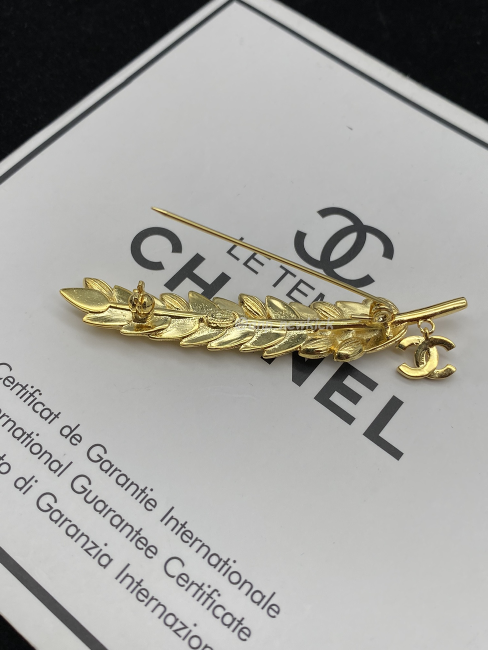 Chanel Glass Pearl Cc Gold Brooch (16) - www.newkick.org Chanel Glass Pearl Cc Gold Brooch (16) - www.newkick.org