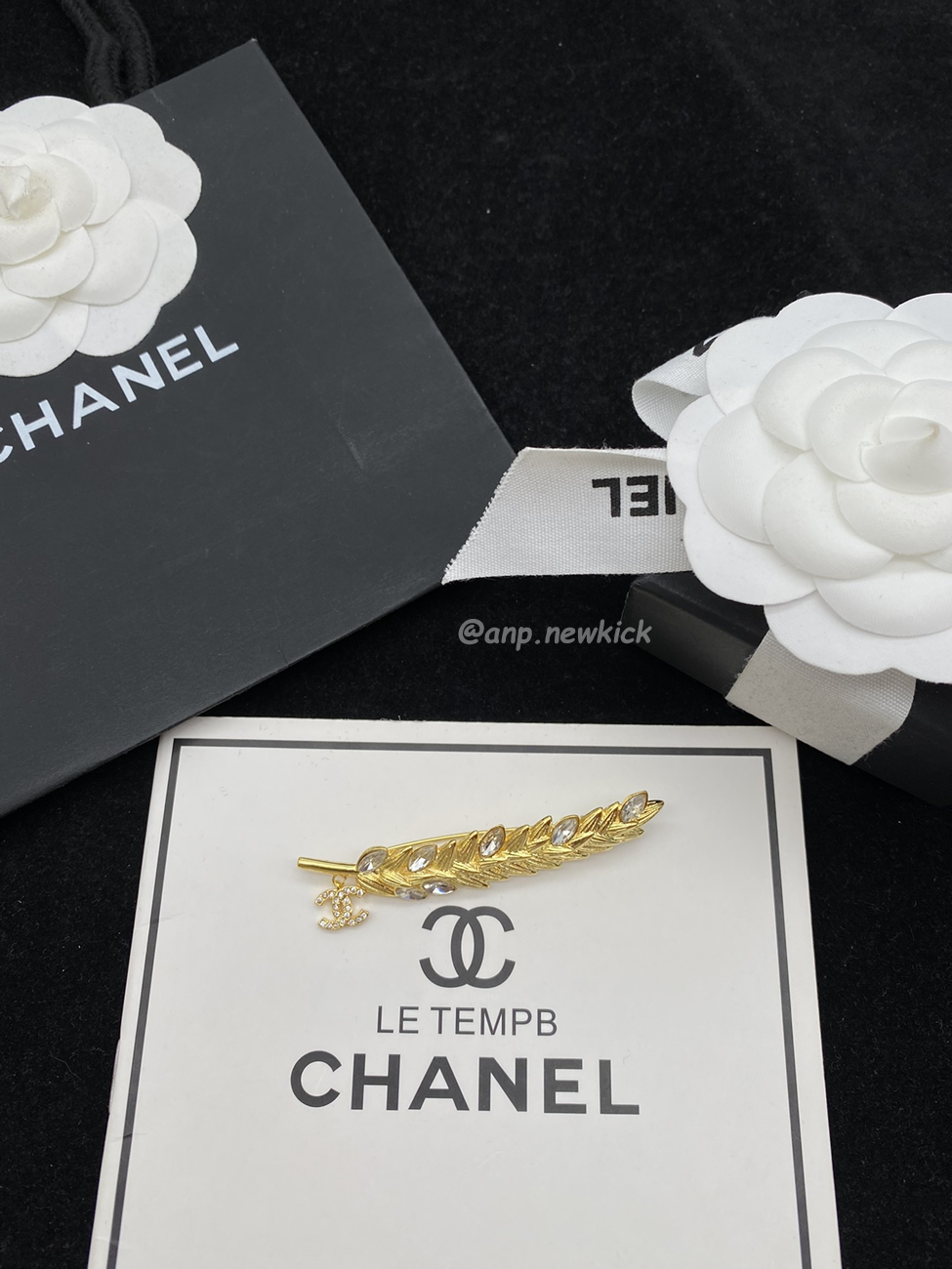 Chanel Glass Pearl Cc Gold Brooch (18) - www.newkick.org Chanel Glass Pearl Cc Gold Brooch (18) - www.newkick.org