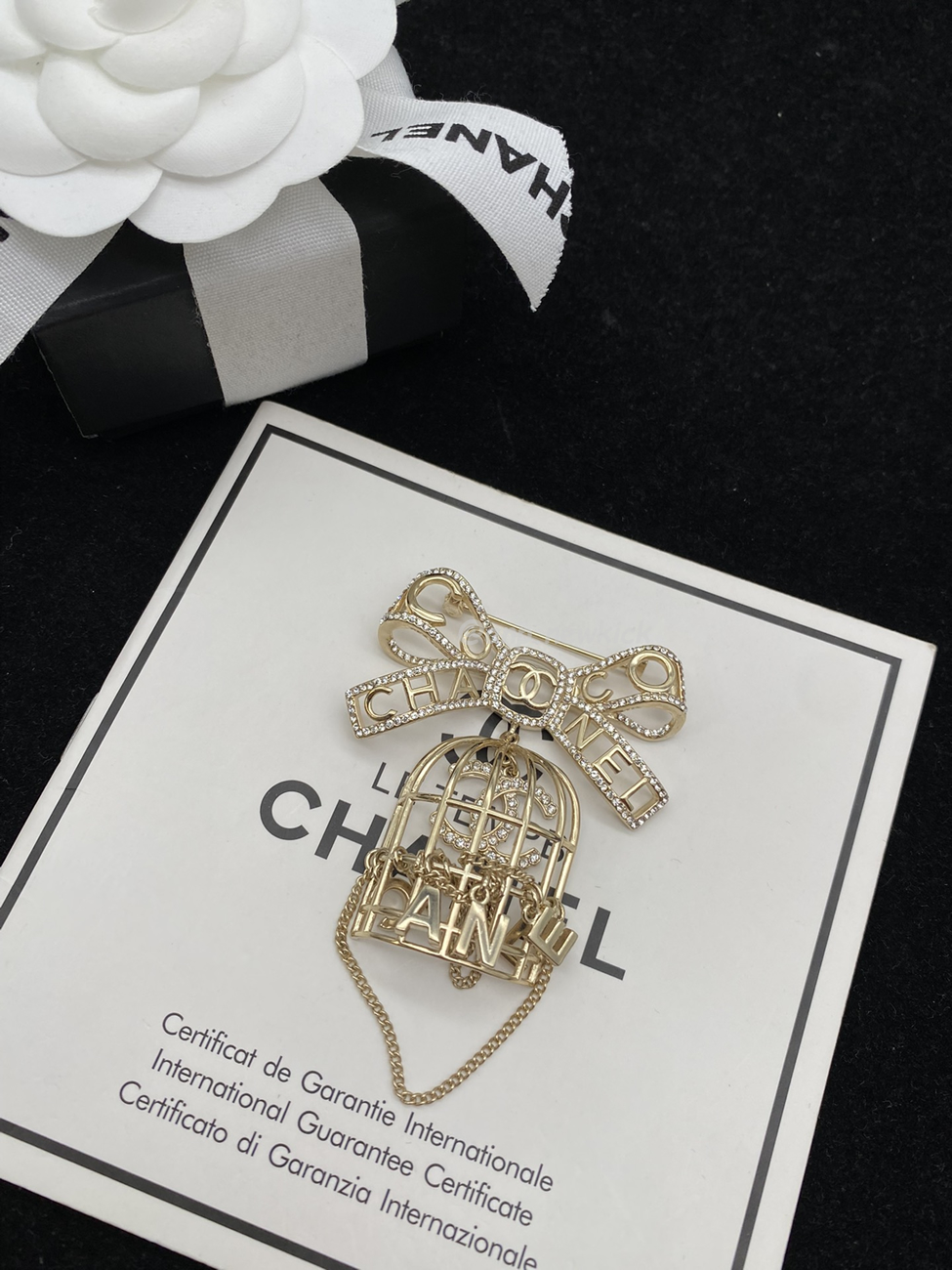 Chanel Glass Pearl Cc Gold Brooch (19) - www.newkick.org Chanel Glass Pearl Cc Gold Brooch (19) - www.newkick.org