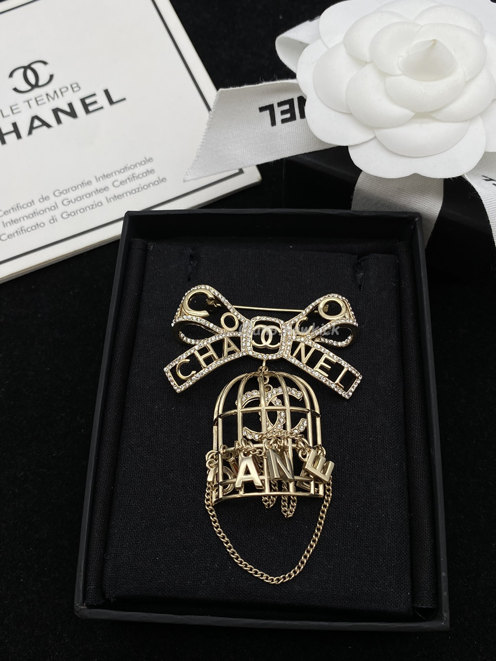 Chanel Glass Pearl Cc Gold Brooch (21) - www.newkick.org Chanel Glass Pearl Cc Gold Brooch (21) - www.newkick.org