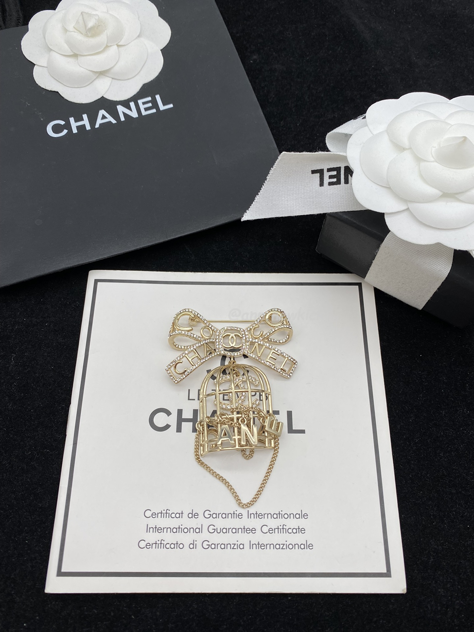 Chanel Glass Pearl Cc Gold Brooch (24) - www.newkick.org Chanel Glass Pearl Cc Gold Brooch (24) - www.newkick.org