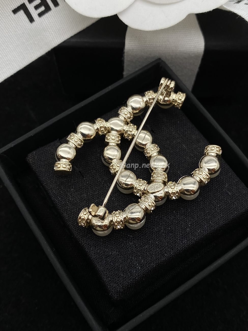 Chanel Glass Pearl Cc Gold Brooch (6) - www.newkick.org Chanel Glass Pearl Cc Gold Brooch (6) - www.newkick.org