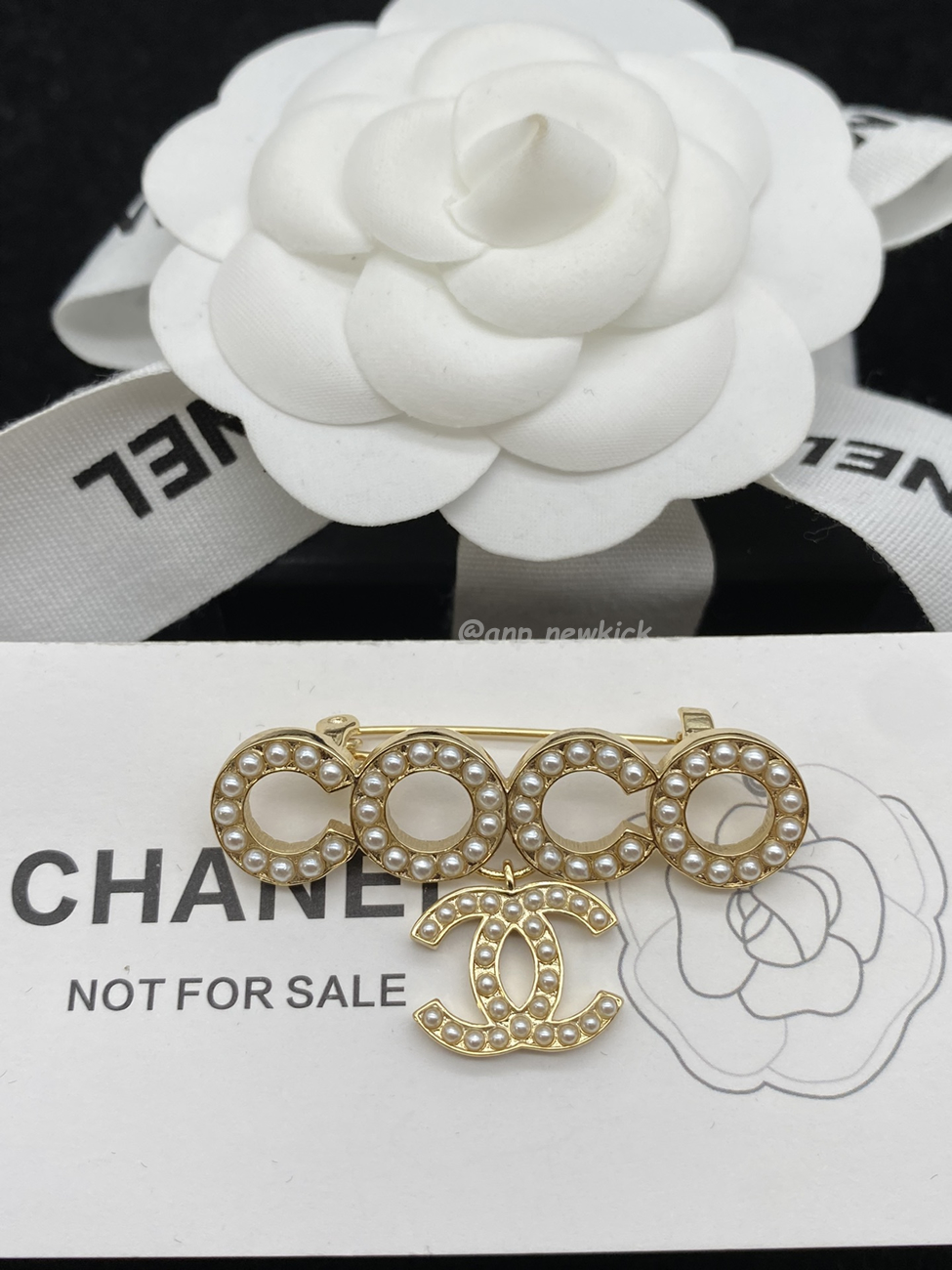 Chanel Glass Pearl Cc Gold Brooch (8) - www.newkick.org Chanel Glass Pearl Cc Gold Brooch (8) - www.newkick.org