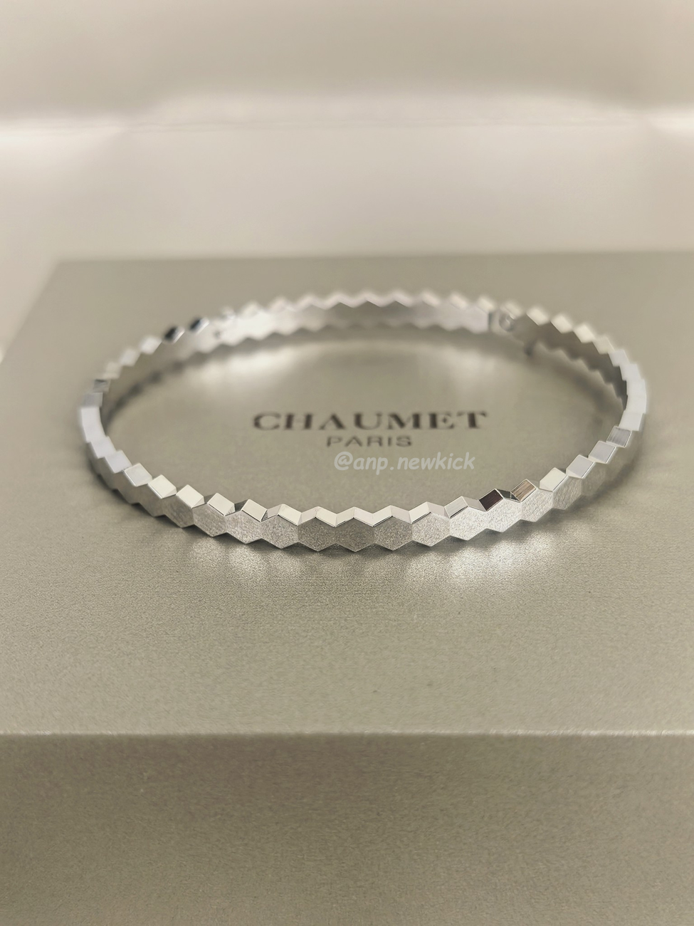 Chaumet Bracelet (5) - www.newkick.org Chaumet Bracelet (5) - www.newkick.org