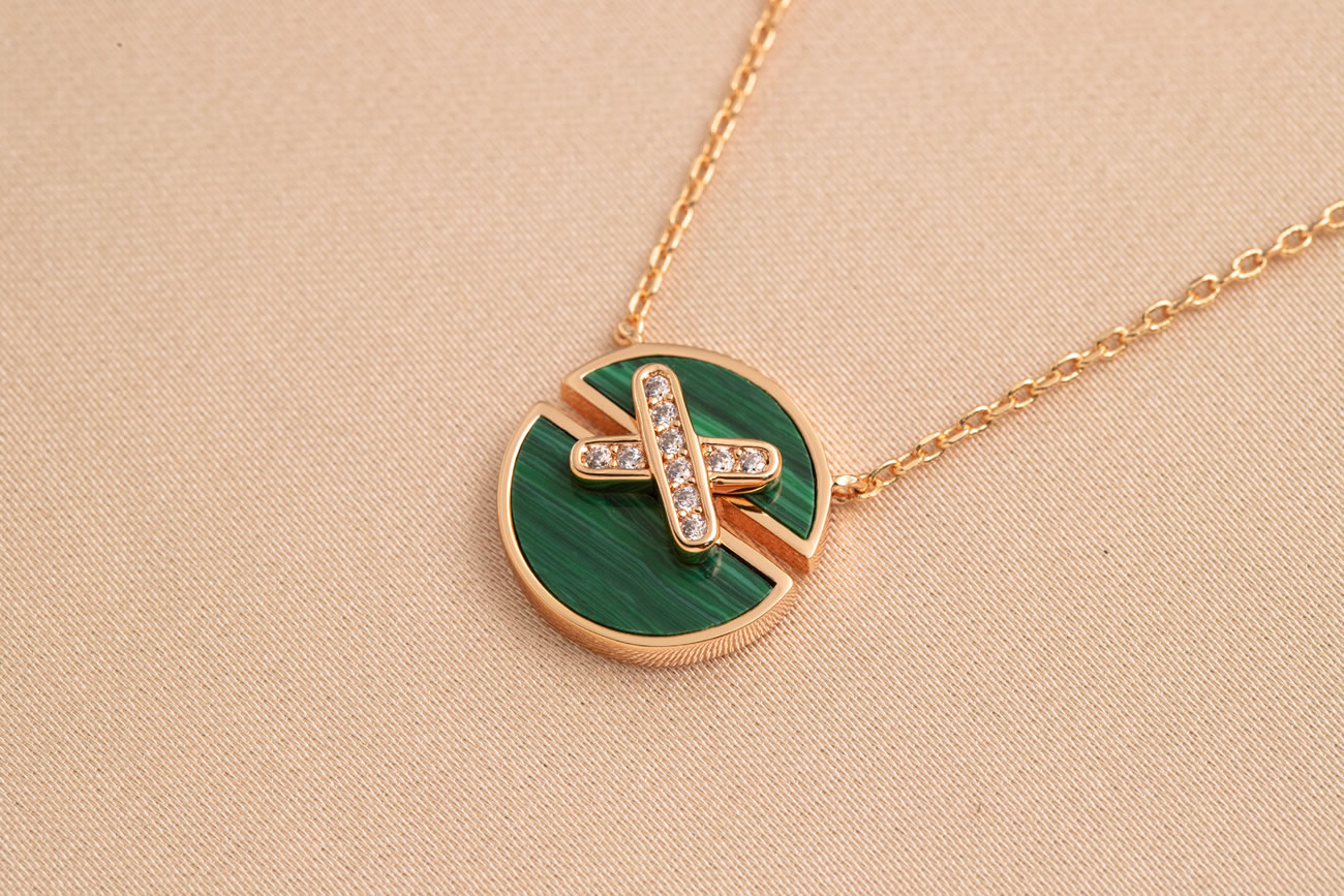 Chaumet Pendant (10) - www.newkick.org Chaumet Pendant (10) - www.newkick.org