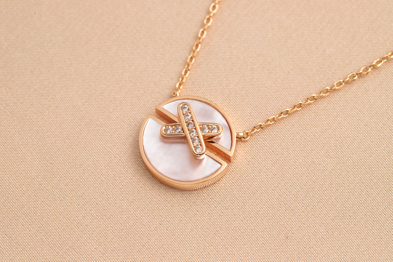 Chaumet Pendant (9) - www.newkick.org Chaumet Pendant (9) - www.newkick.org