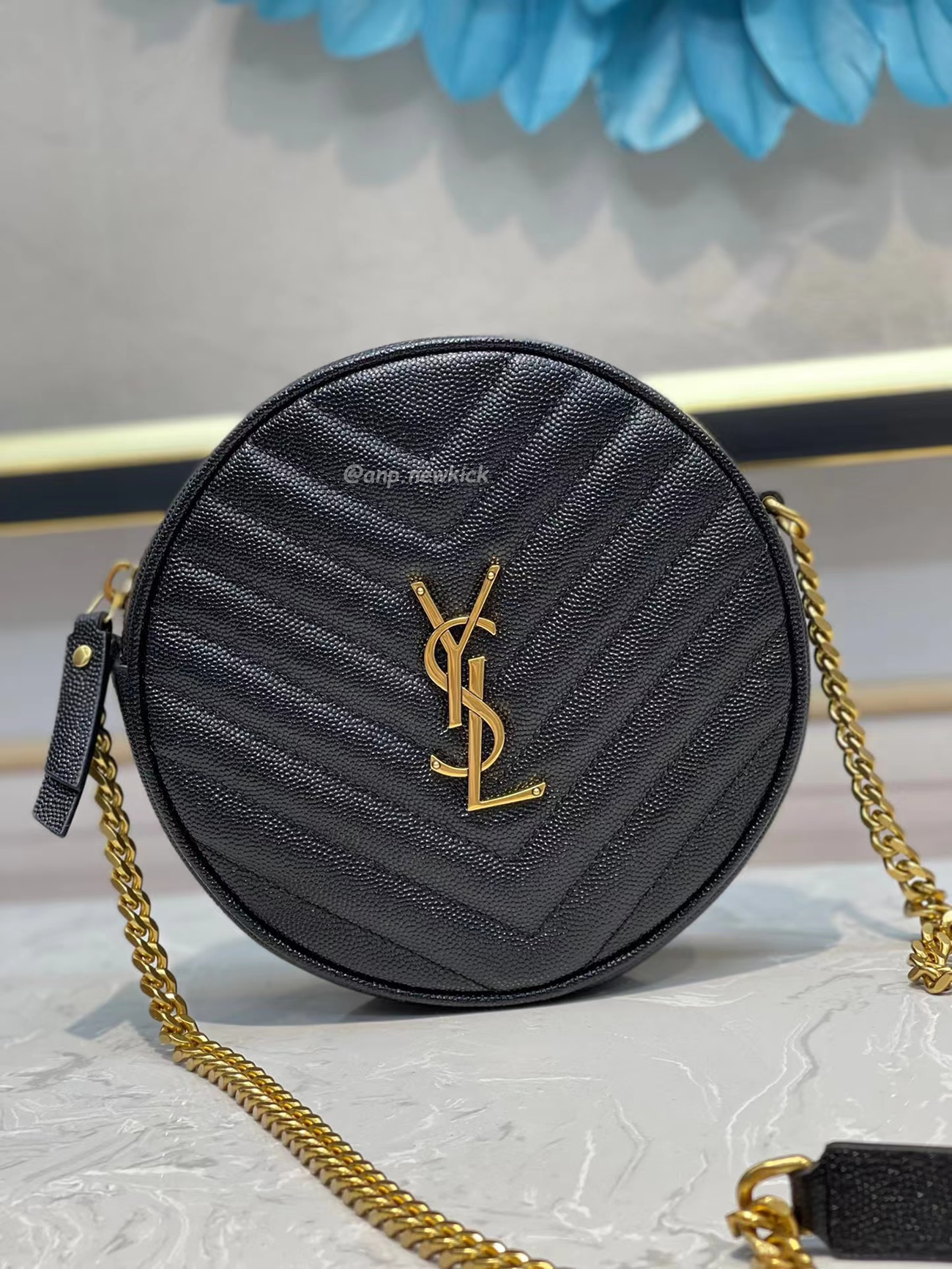 Saint Laurent Circular Quilted Crossbody Bag (10) - www.newkick.org Saint Laurent Circular Quilted Crossbody Bag (10) - www.newkick.org