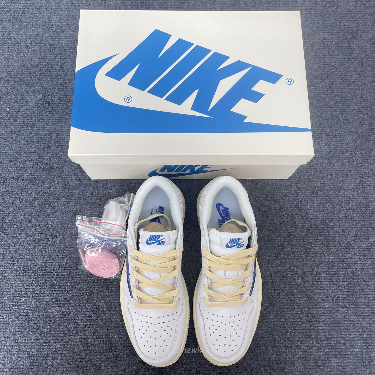 Travis Scott X Fragment Design X Air Jordan 1 Low White Blue Dh68369 186 (2) - www.newkick.org Travis Scott X Fragment Design X Air Jordan 1 Low White Blue Dh68369 186 (2) - www.newkick.org