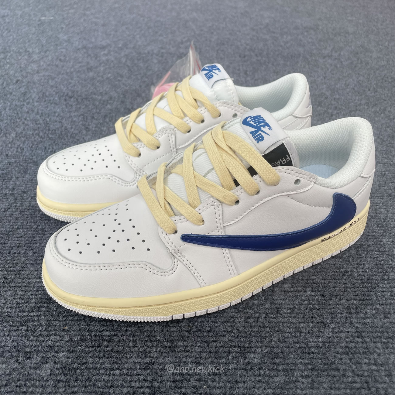 Travis Scott X Fragment Design X Air Jordan 1 Low White Blue Dh68369 186 (5) - www.newkick.org Travis Scott X Fragment Design X Air Jordan 1 Low White Blue Dh68369 186 (5) - www.newkick.org