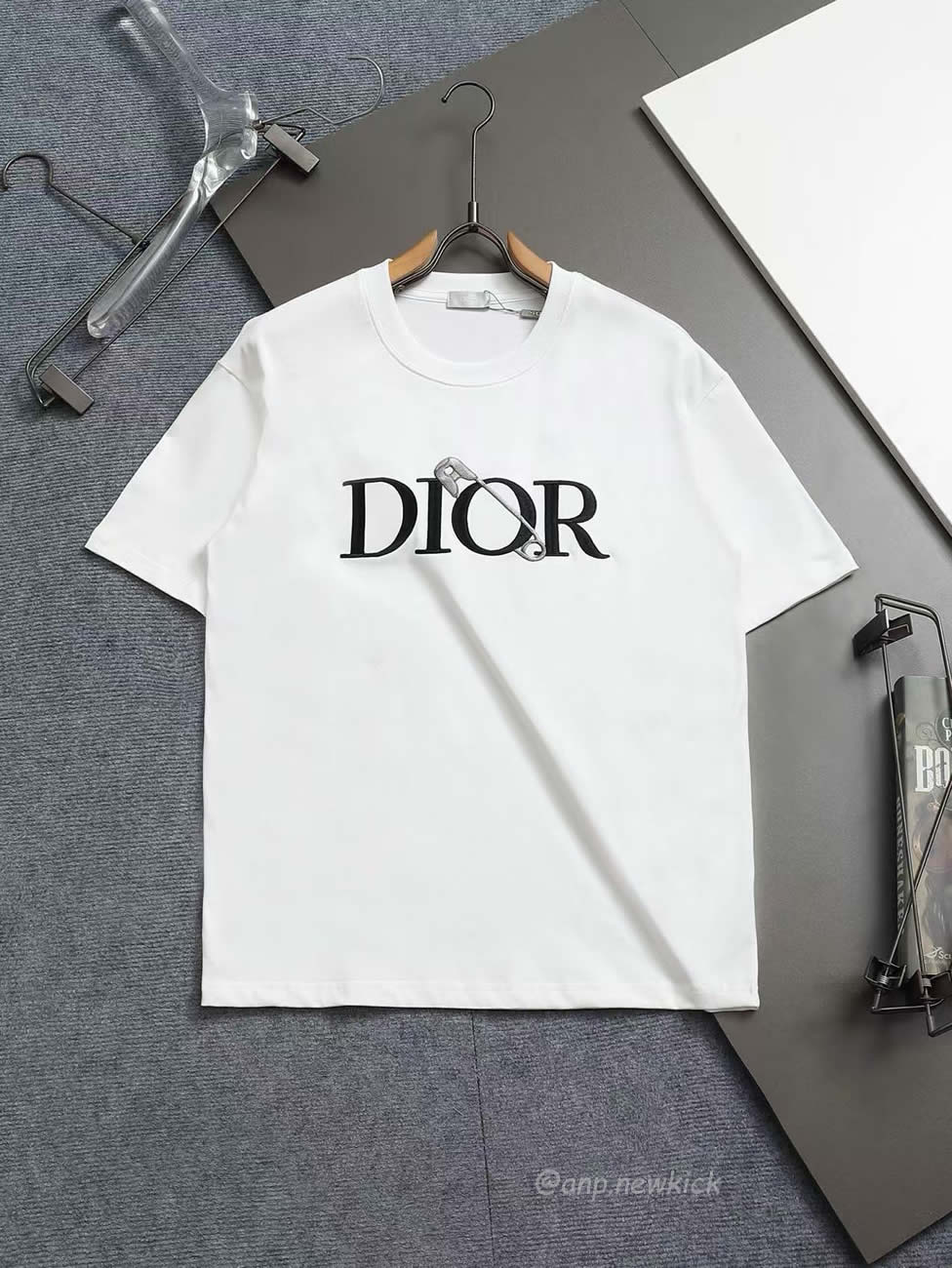 Dior Knitted Crewneck Short Sleeve For Men Black White (4) - www.newkick.org Dior Knitted Crewneck Short Sleeve For Men Black White (4) - www.newkick.org