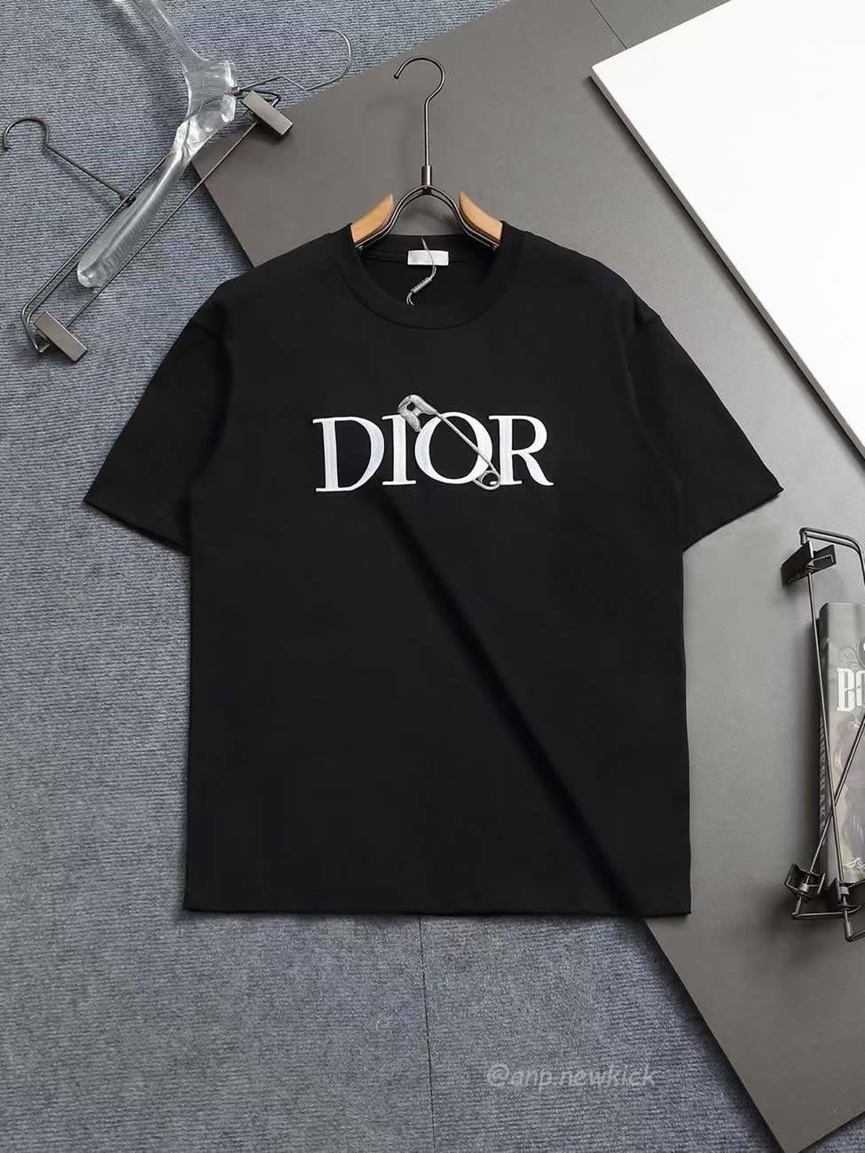 Dior Knitted Crewneck Short Sleeve For Men Black White (7) - www.newkick.org Dior Knitted Crewneck Short Sleeve For Men Black White (7) - www.newkick.org