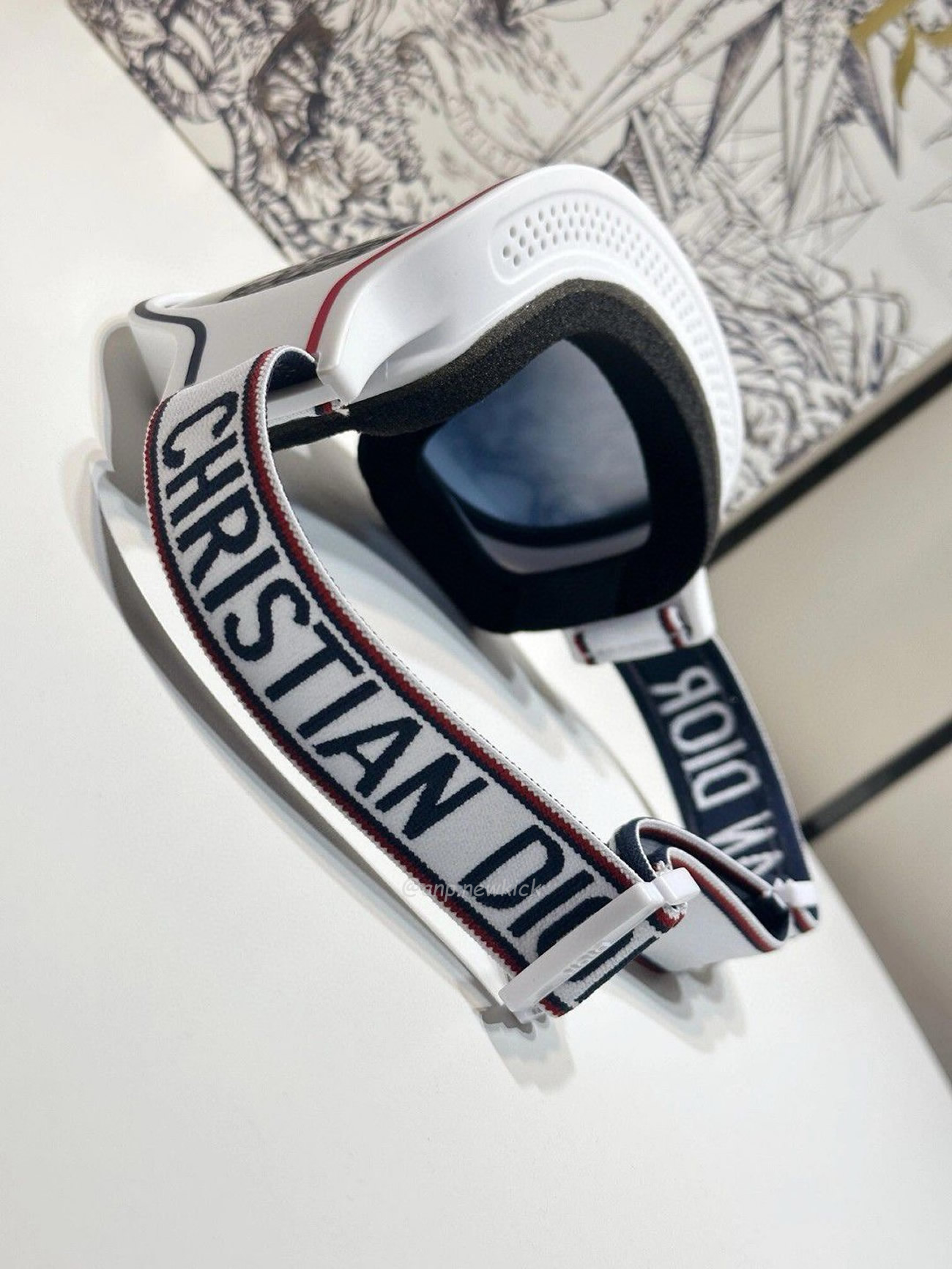Dior Dioralps M1i White Ski Goggles (6) - www.newkick.org Dior Dioralps M1i White Ski Goggles (6) - www.newkick.org