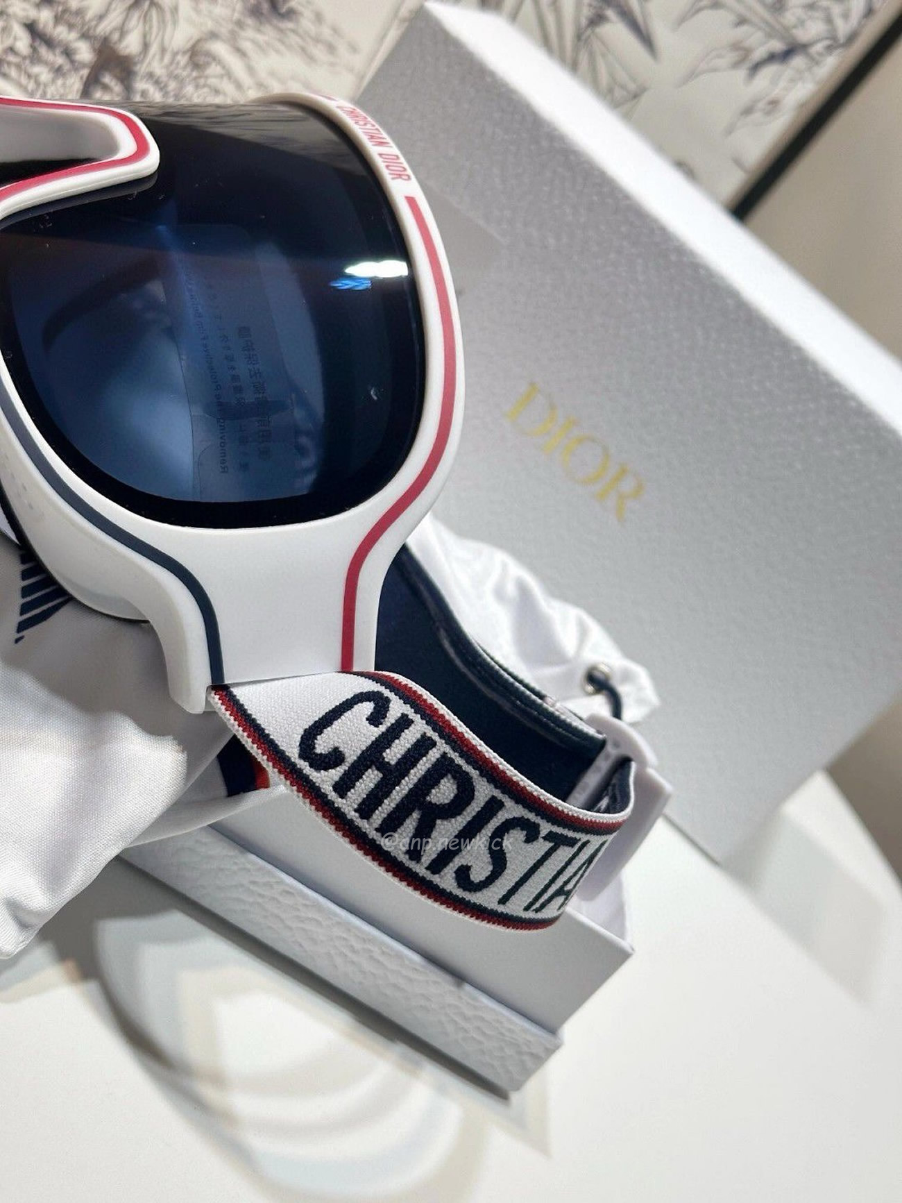 Dior Dioralps M1i White Ski Goggles (7) - www.newkick.org Dior Dioralps M1i White Ski Goggles (7) - www.newkick.org