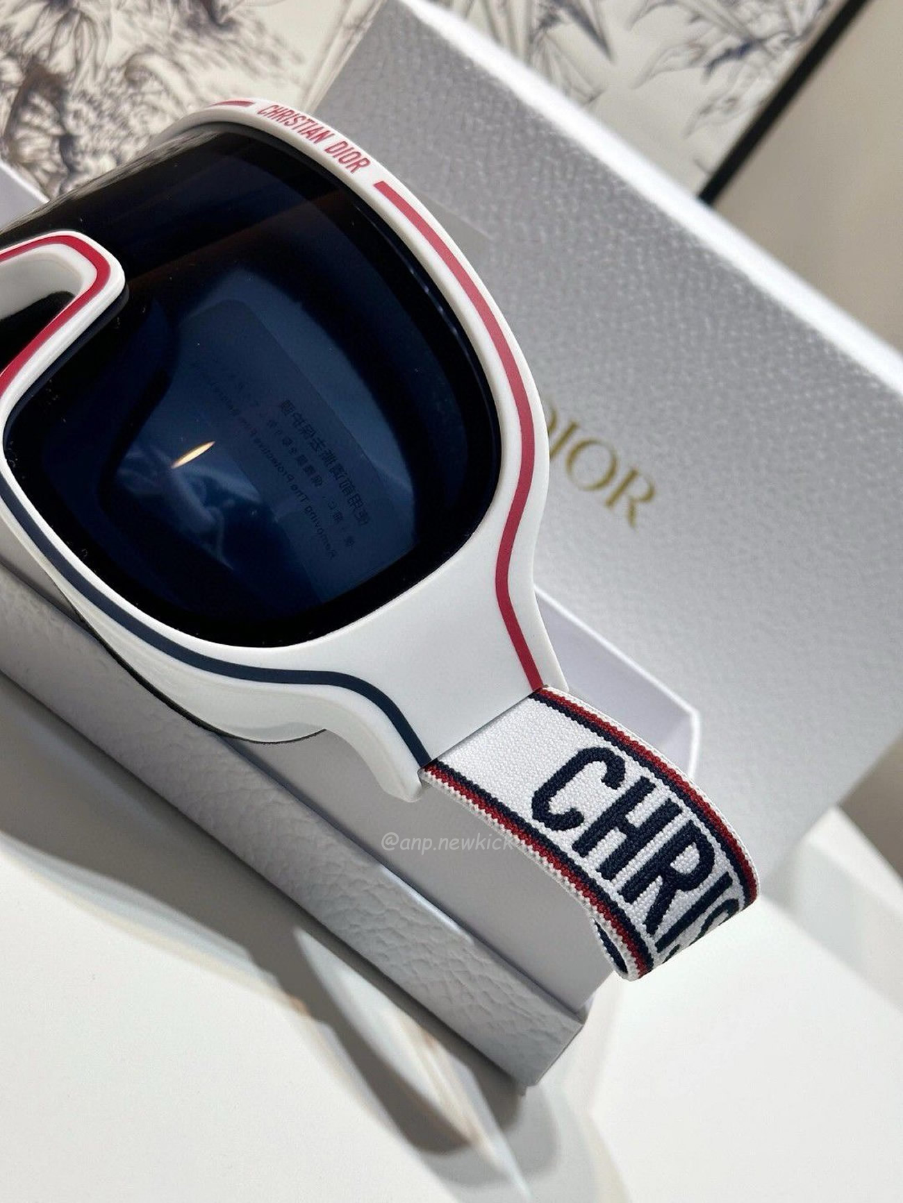 Dior Dioralps M1i White Ski Goggles (8) - www.newkick.org Dior Dioralps M1i White Ski Goggles (8) - www.newkick.org