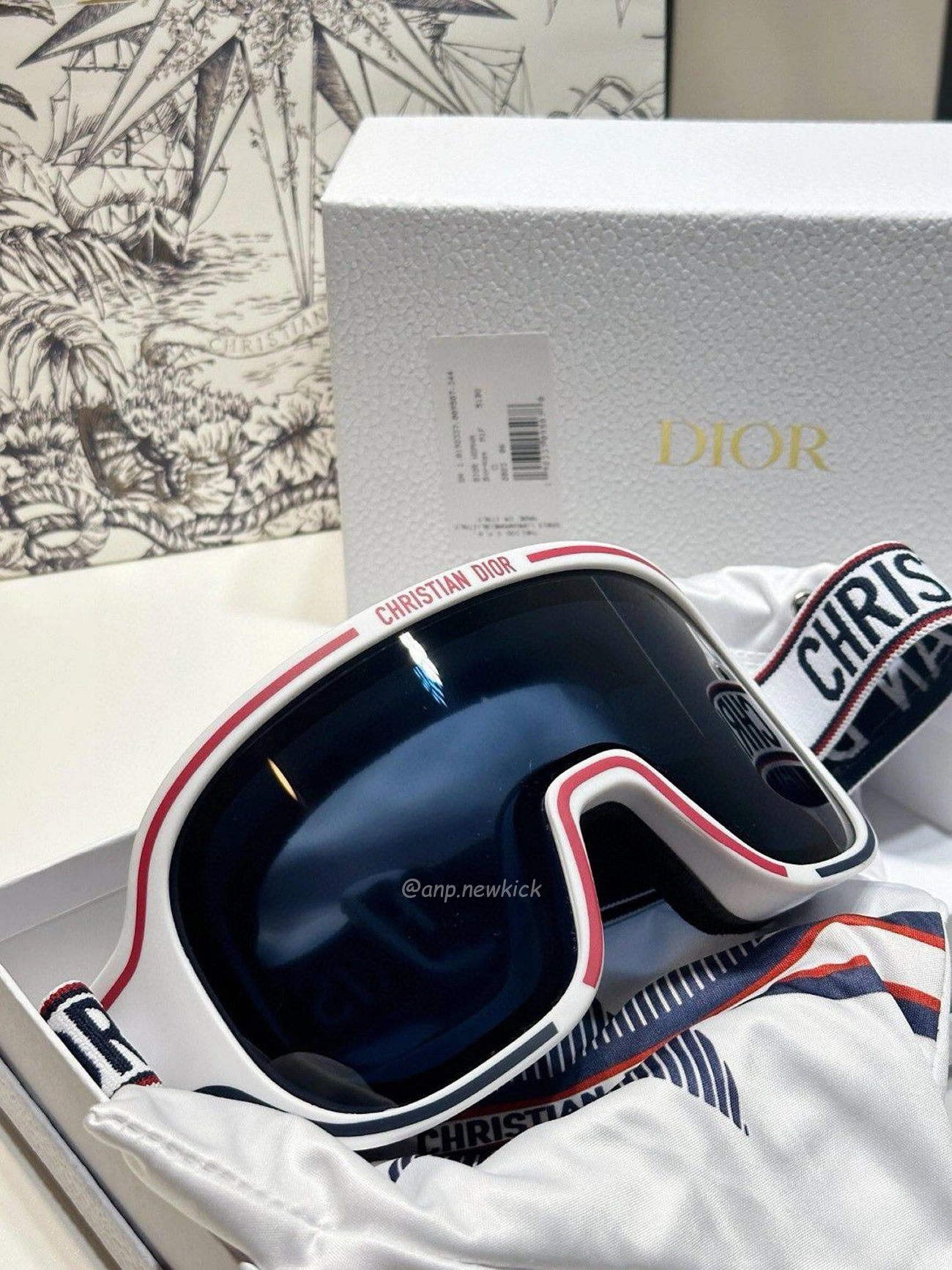 Dior Dioralps M1i White Ski Goggles (9) - www.newkick.org Dior Dioralps M1i White Ski Goggles (9) - www.newkick.org