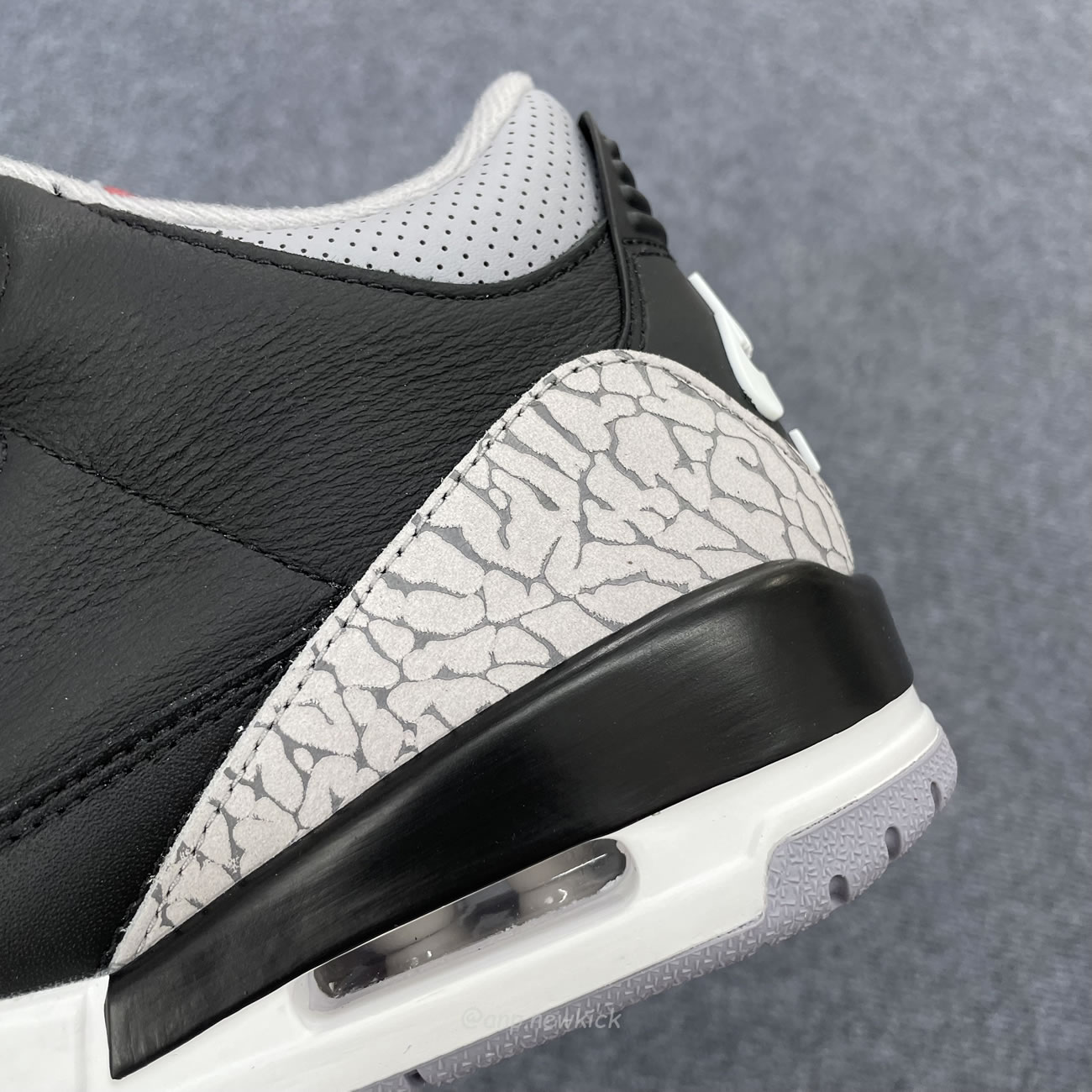 Air Jordan 3 Retro Black Cement Reimagined Dn3707 010 (9) - www.newkick.org Air Jordan 3 Retro Black Cement Reimagined Dn3707 010 (9) - www.newkick.org