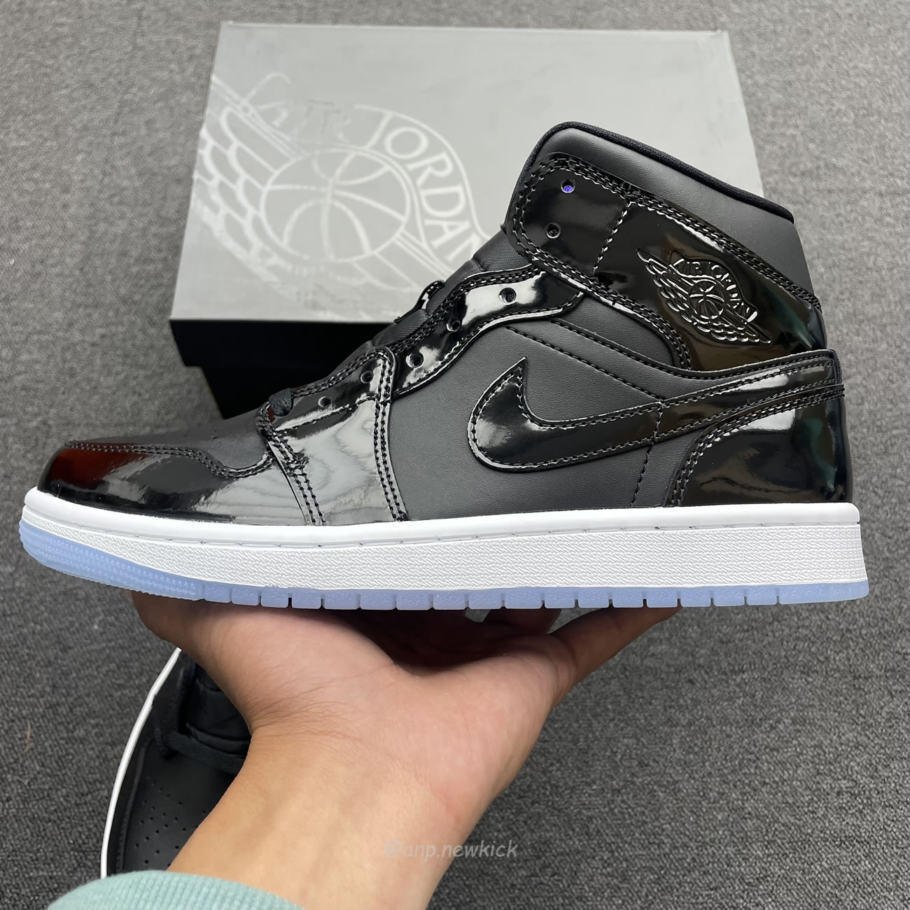Air Jordan 1 Mid Se Space Jam Dv1308 004 (5) - www.newkick.org