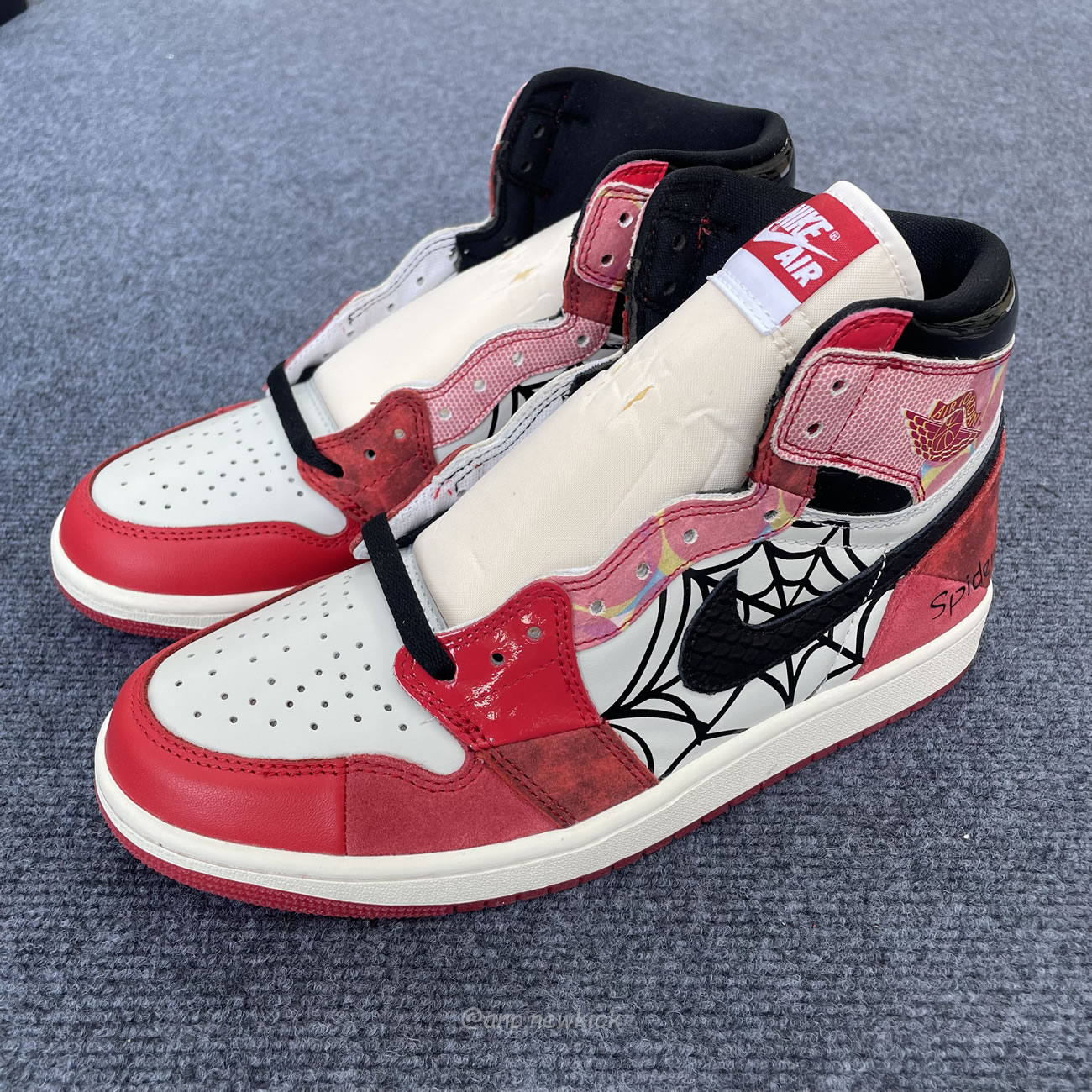 Air Jordan 1 High Og Spider Man Dv1748 601 1 (4) - www.newkick.org Air Jordan 1 High Og Spider Man Dv1748 601 1 (4) - www.newkick.org