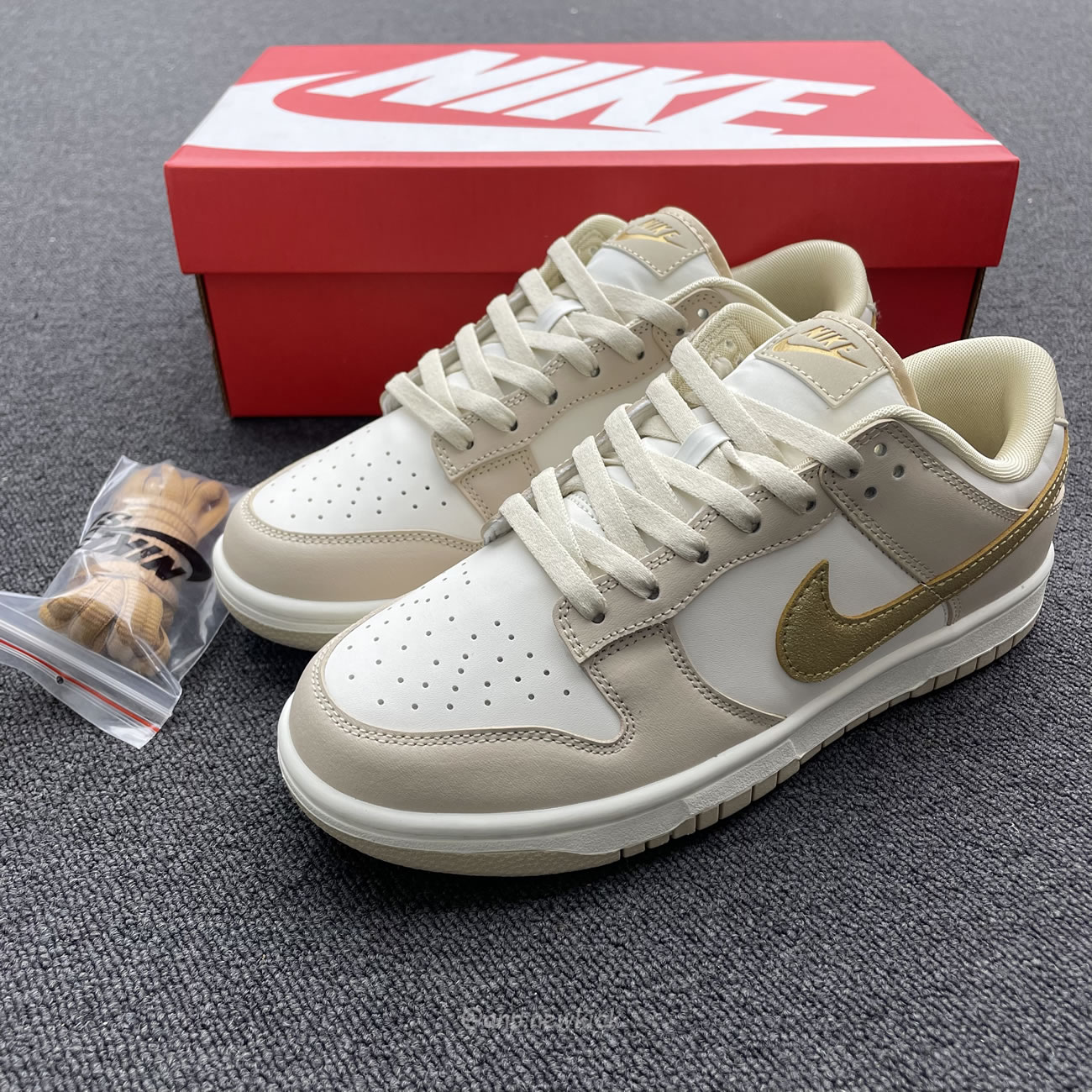 Nike Dunk Low Gold Swoosh Dx5930 001 (10) - www.newkick.org Nike Dunk Low Gold Swoosh Dx5930 001 (10) - www.newkick.org