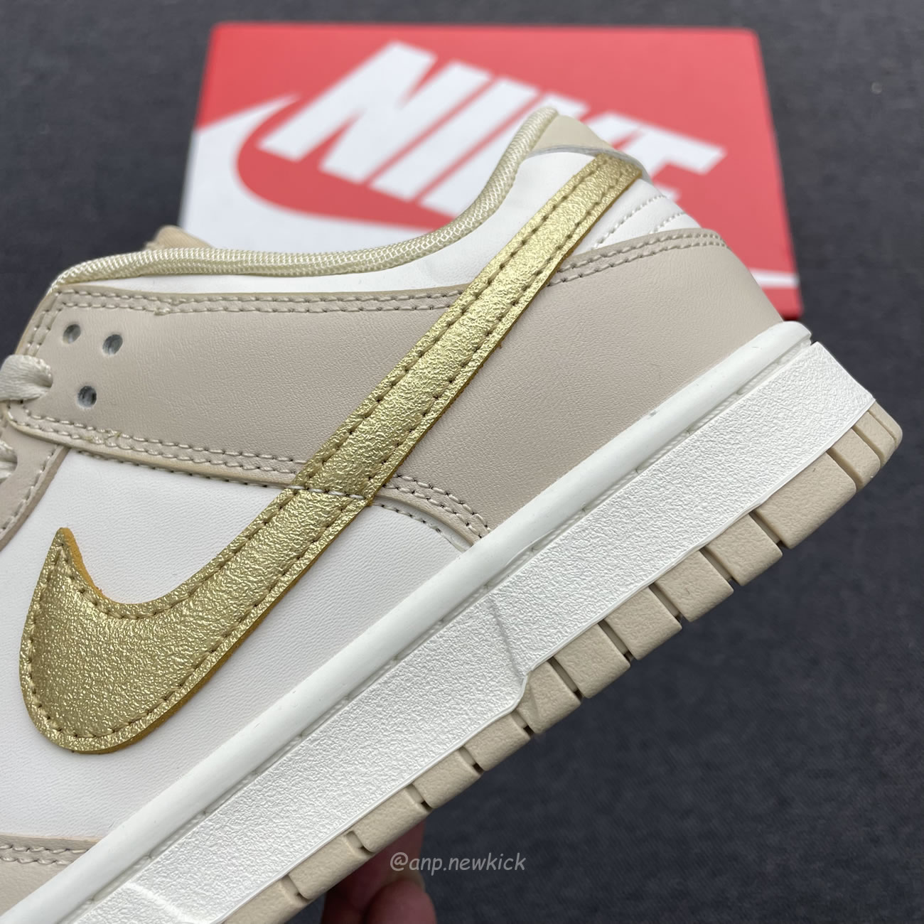 Nike Dunk Low Gold Swoosh Dx5930 001 (2) - www.newkick.org Nike Dunk Low Gold Swoosh Dx5930 001 (2) - www.newkick.org