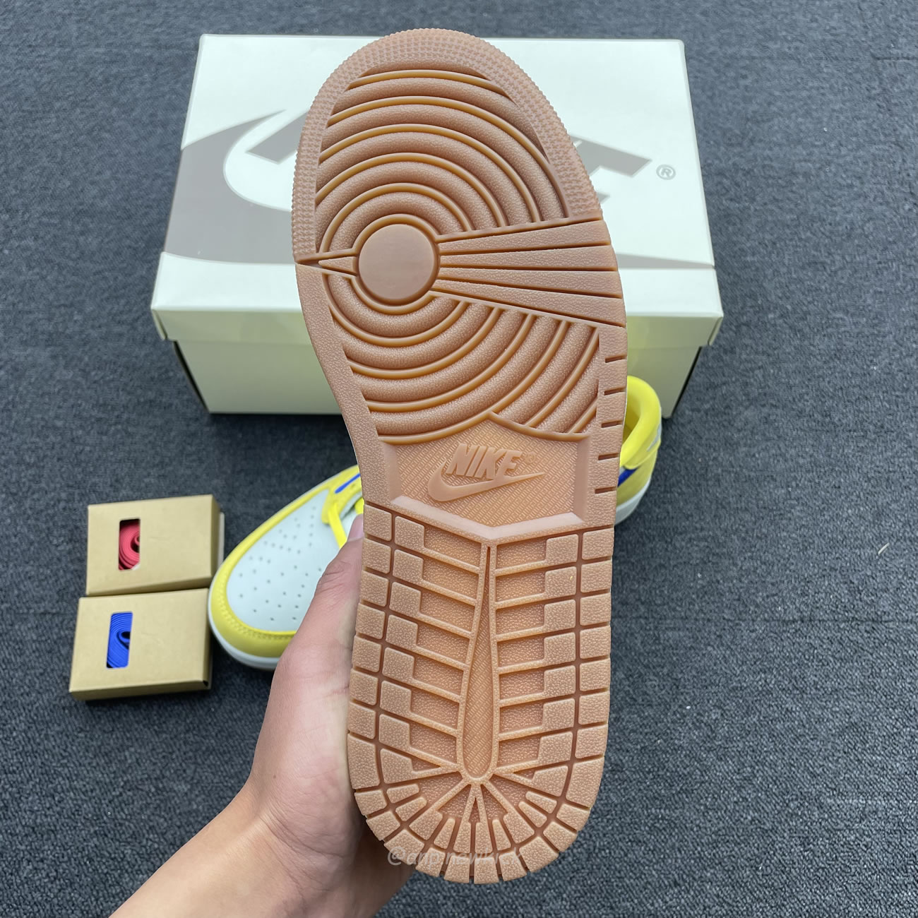 Travis Scott X Nike Air Jordan 1 Retro Low Og Sp Canary Dz4137 700 (14) - www.newkick.vip Travis Scott X Nike Air Jordan 1 Retro Low Og Sp Canary Dz4137 700 (14) - www.newkick.vip