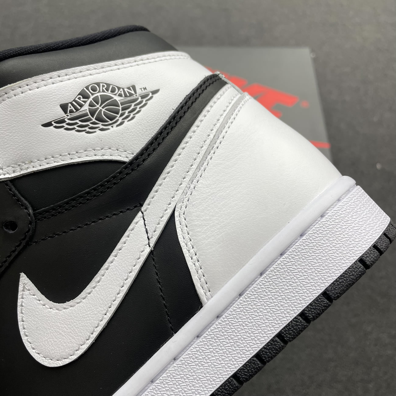 Air Jordan 1 Retro High Og Black White Dz5485 010 (3) - www.newkick.vip Air Jordan 1 Retro High Og Black White Dz5485 010 (3) - www.newkick.vip