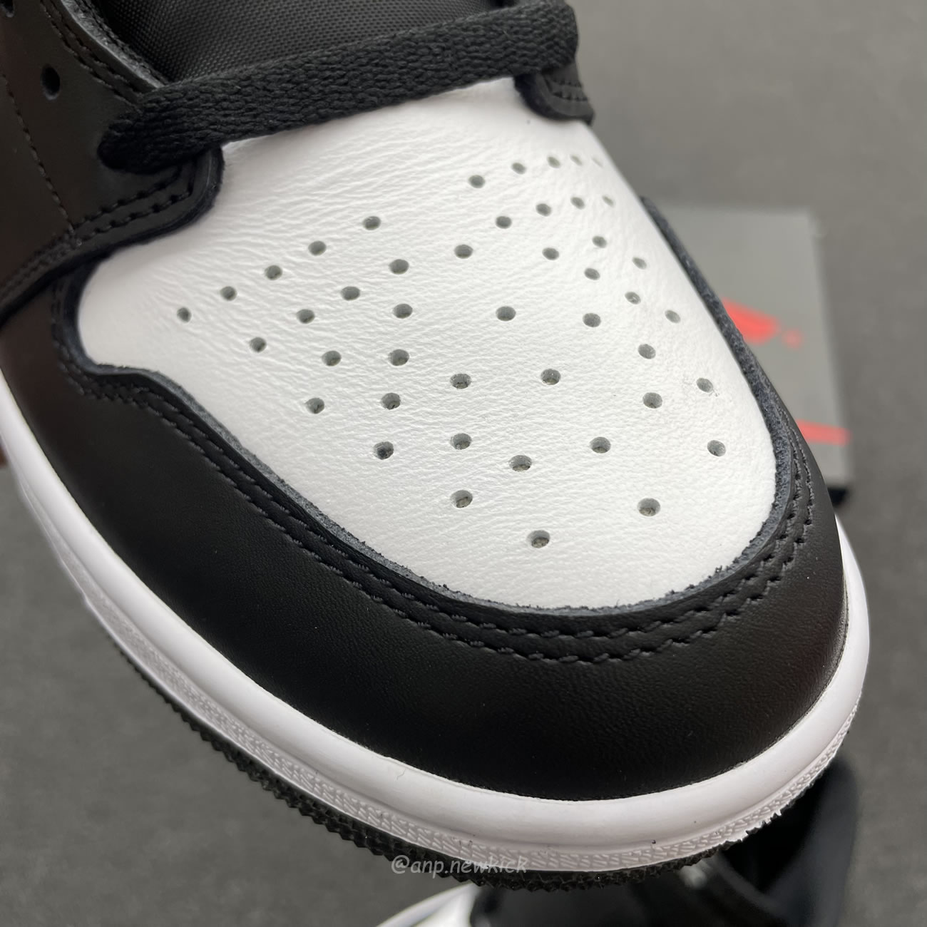 Air Jordan 1 Retro High Og Black White Dz5485 010 (9) - www.newkick.vip Air Jordan 1 Retro High Og Black White Dz5485 010 (9) - www.newkick.vip