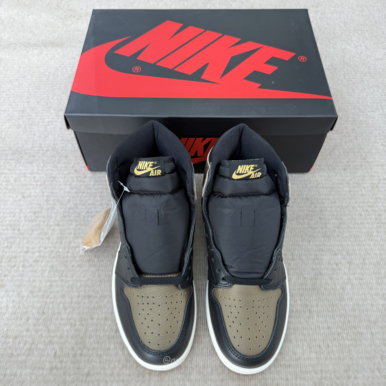 Air Jordan 1 Retro High Og Black Metallic Gold Dz5485 071 (10) - www.newkick.org Air Jordan 1 Retro High Og Black Metallic Gold Dz5485 071 (10) - www.newkick.org