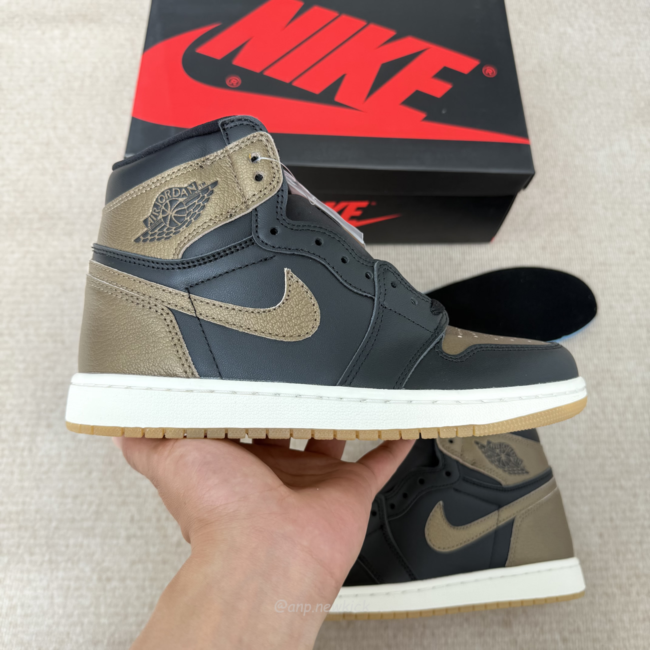 Air Jordan 1 Retro High Og Black Metallic Gold Dz5485 071 (6) - www.newkick.org Air Jordan 1 Retro High Og Black Metallic Gold Dz5485 071 (6) - www.newkick.org