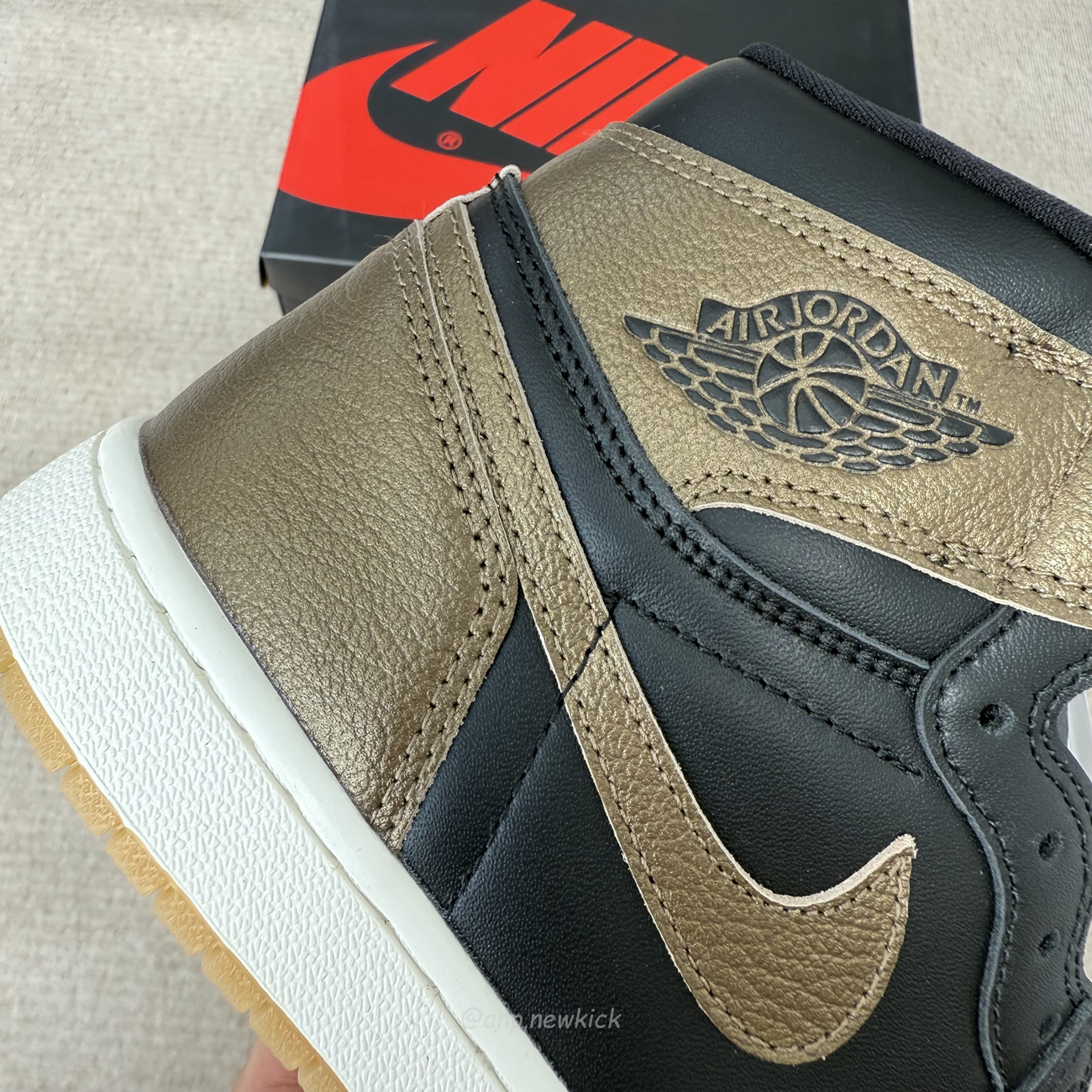 Air Jordan 1 Retro High Og Black Metallic Gold Dz5485 071 (8) - www.newkick.org Air Jordan 1 Retro High Og Black Metallic Gold Dz5485 071 (8) - www.newkick.org