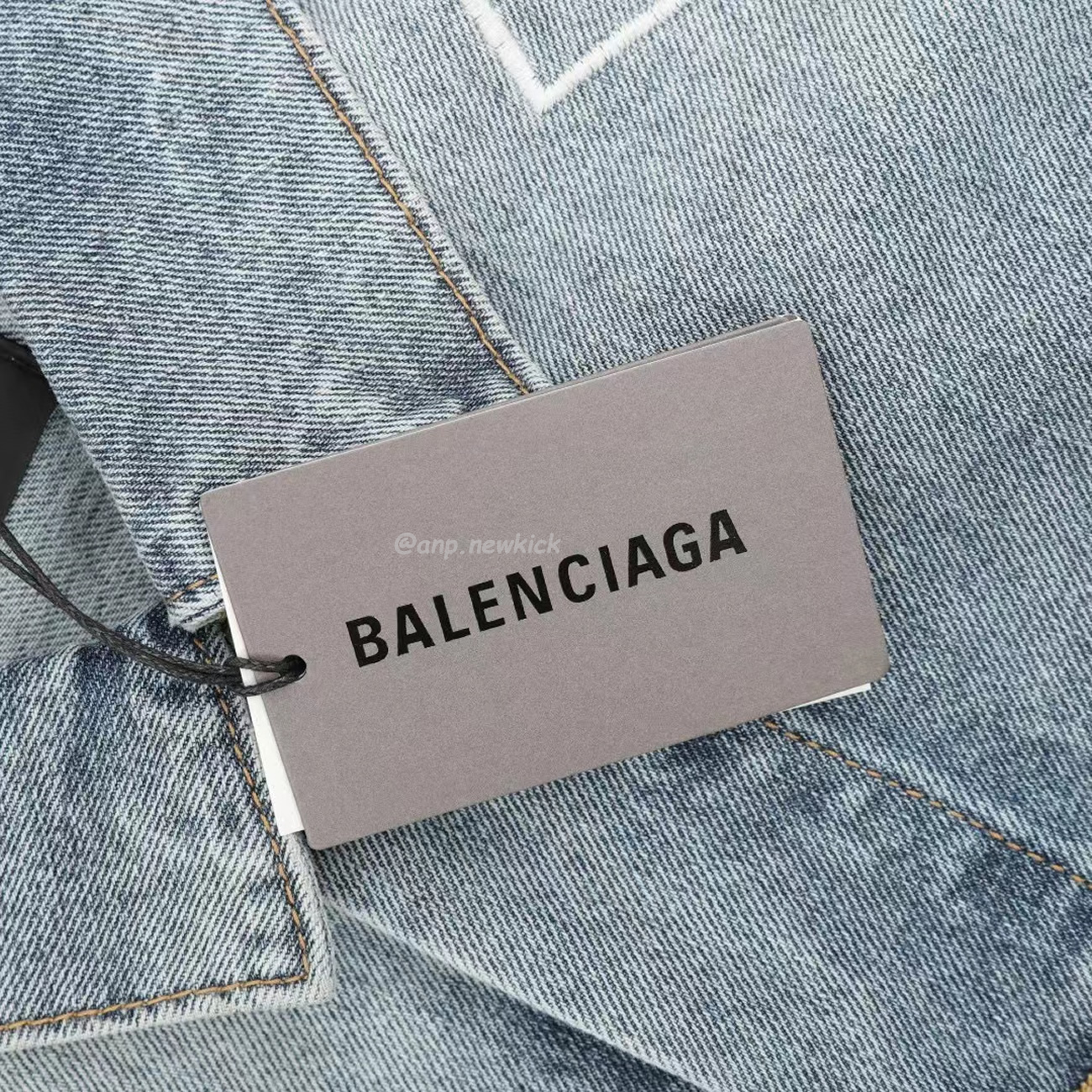Balenciaga Retro Denim Jacket (6) - www.newkick.org Balenciaga Retro Denim Jacket (6) - www.newkick.org
