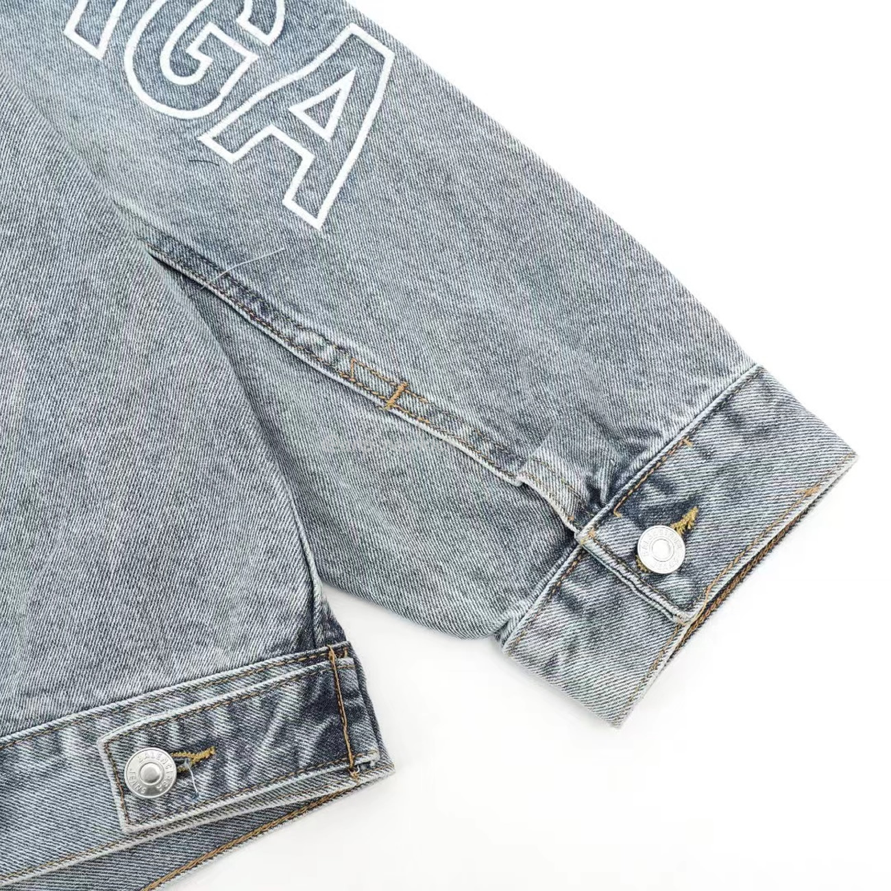 Balenciaga Retro Denim Jacket (7) - www.newkick.org Balenciaga Retro Denim Jacket (7) - www.newkick.org
