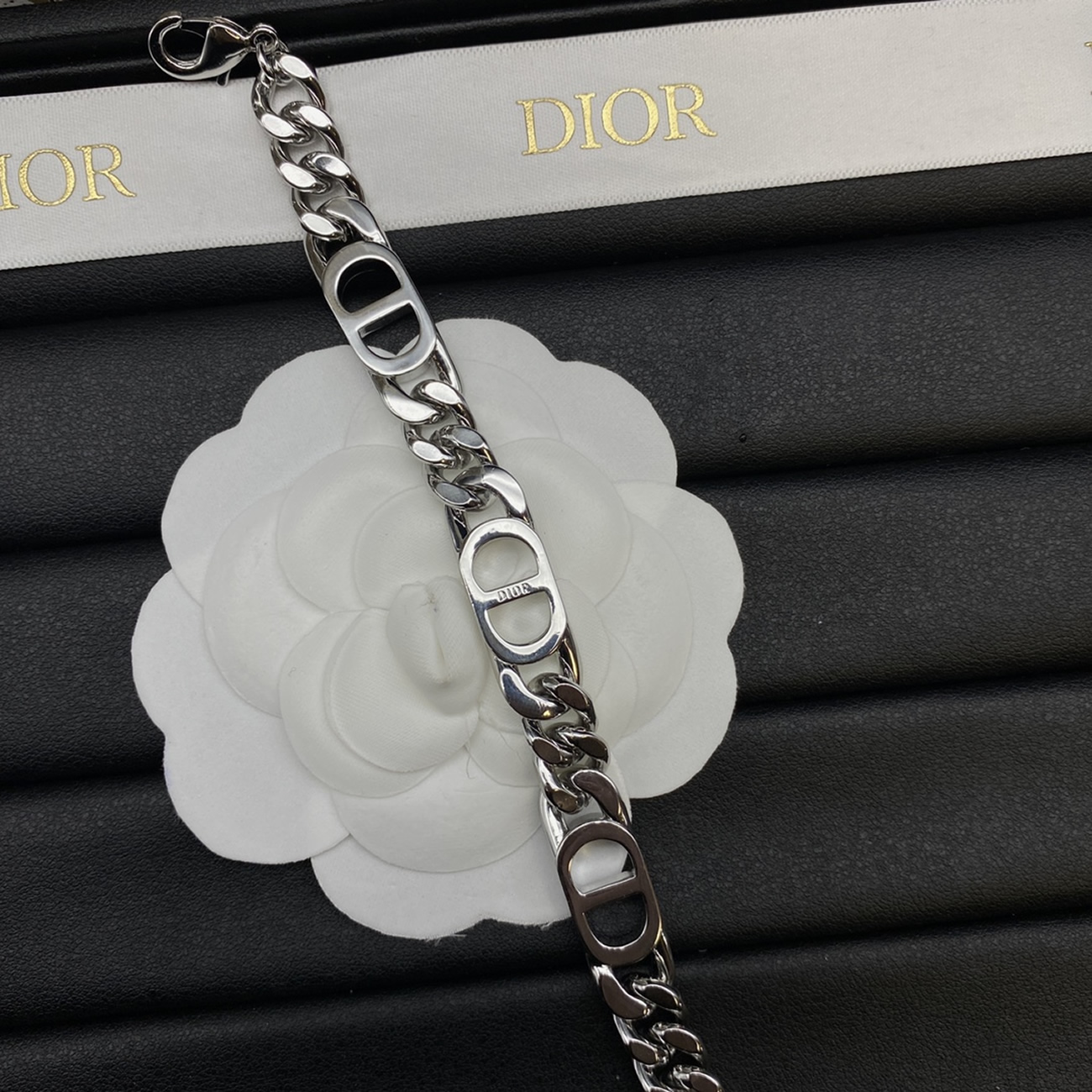 Dior Logo Text Chain Bracelet (3) - www.newkick.org Dior Logo Text Chain Bracelet (3) - www.newkick.org