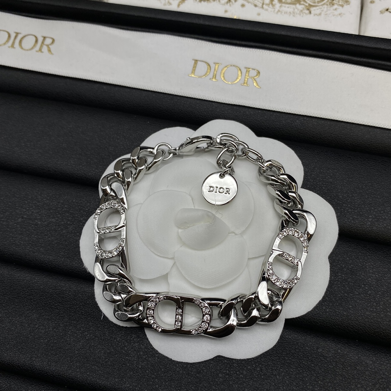 Dior Logo Text Chain Bracelet (5) - www.newkick.org Dior Logo Text Chain Bracelet (5) - www.newkick.org