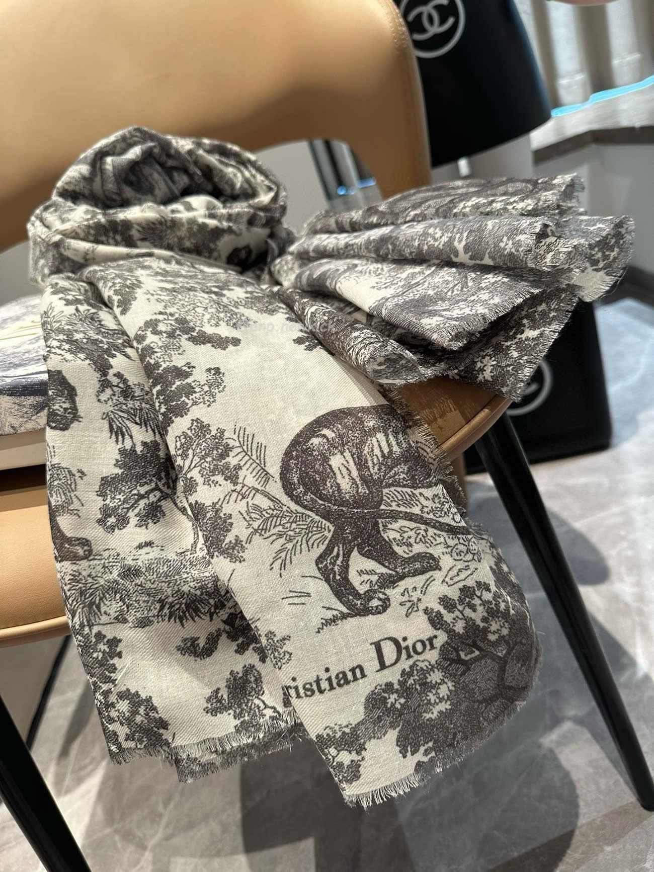Dior Printed Shawl Cashmere Fabrics Sauvage Ruyi Print 140x180cm (15) - www.newkick.org Dior Printed Shawl Cashmere Fabrics Sauvage Ruyi Print 140x180cm (15) - www.newkick.org