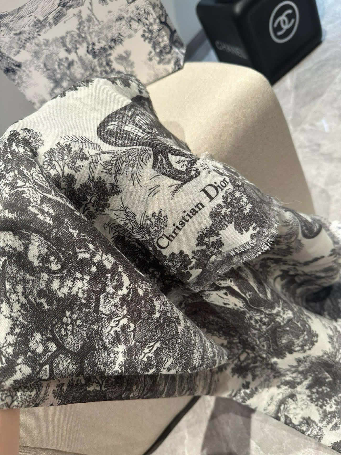 Dior Printed Shawl Cashmere Fabrics Sauvage Ruyi Print 140x180cm (16) - www.newkick.org Dior Printed Shawl Cashmere Fabrics Sauvage Ruyi Print 140x180cm (16) - www.newkick.org