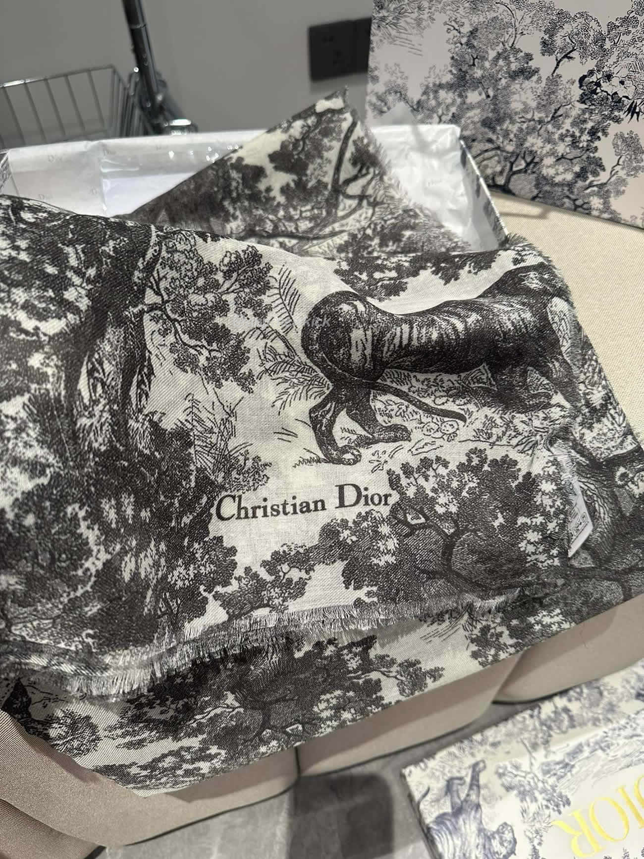 Dior Printed Shawl Cashmere Fabrics Sauvage Ruyi Print 140x180cm (19) - www.newkick.org Dior Printed Shawl Cashmere Fabrics Sauvage Ruyi Print 140x180cm (19) - www.newkick.org