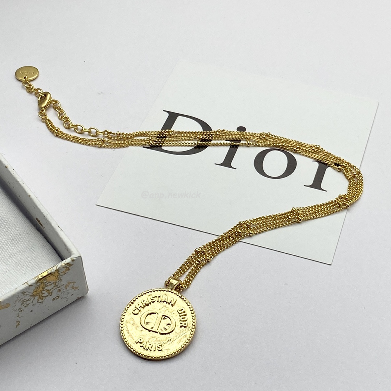 Dior Logo Charm Gold Necklace (4) - www.newkick.org Dior Logo Charm Gold Necklace (4) - www.newkick.org