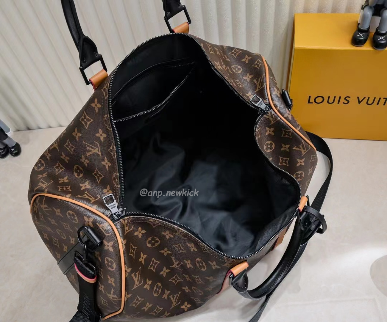 Louis Vuitton Keepall Bandouliere Monogram 50 Navy Duffel Bag (13) - www.newkick.org Louis Vuitton Keepall Bandouliere Monogram 50 Navy Duffel Bag (13) - www.newkick.org